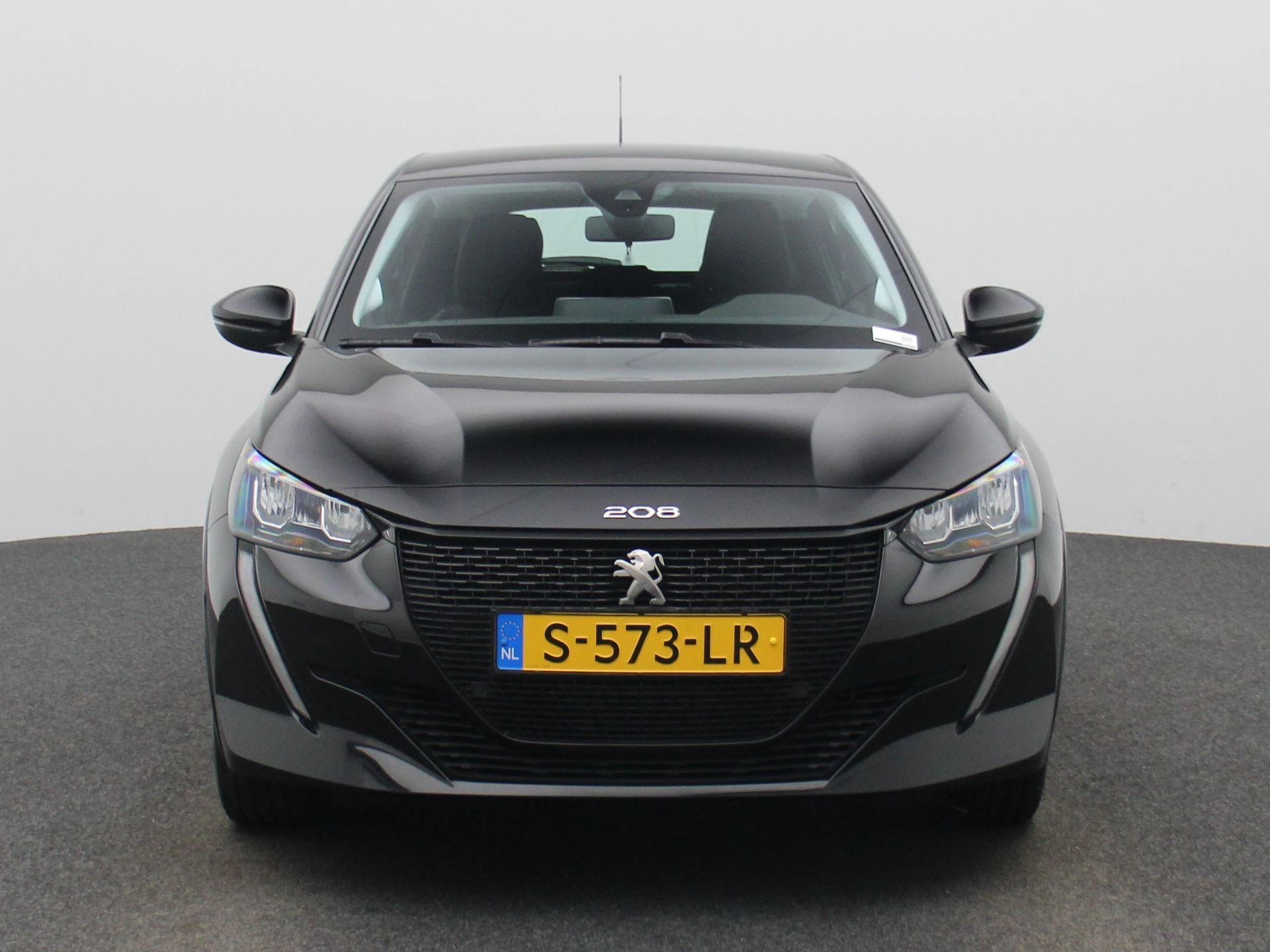 Peugeot-e-208-image-2
