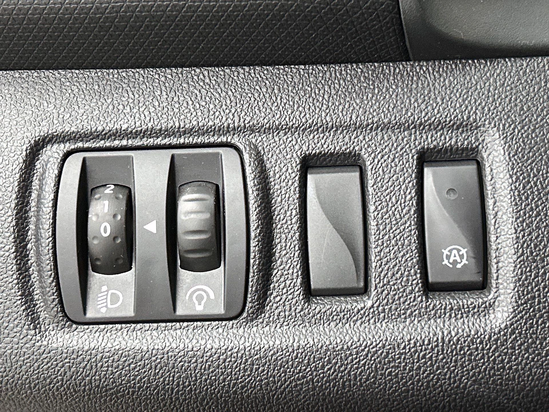 Renault-Clio-image-21