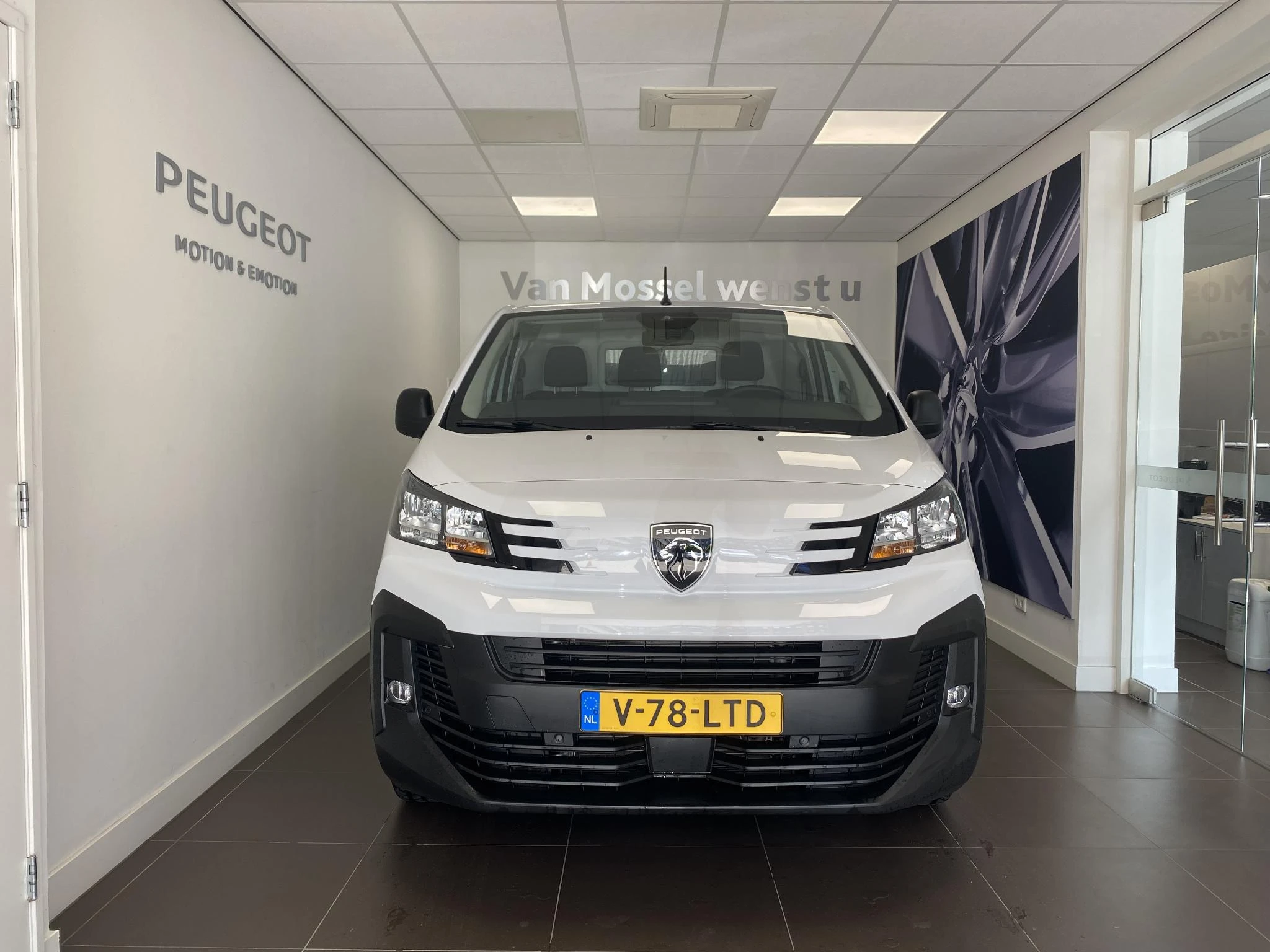 Peugeot e-Expert EV L2 75 kWh