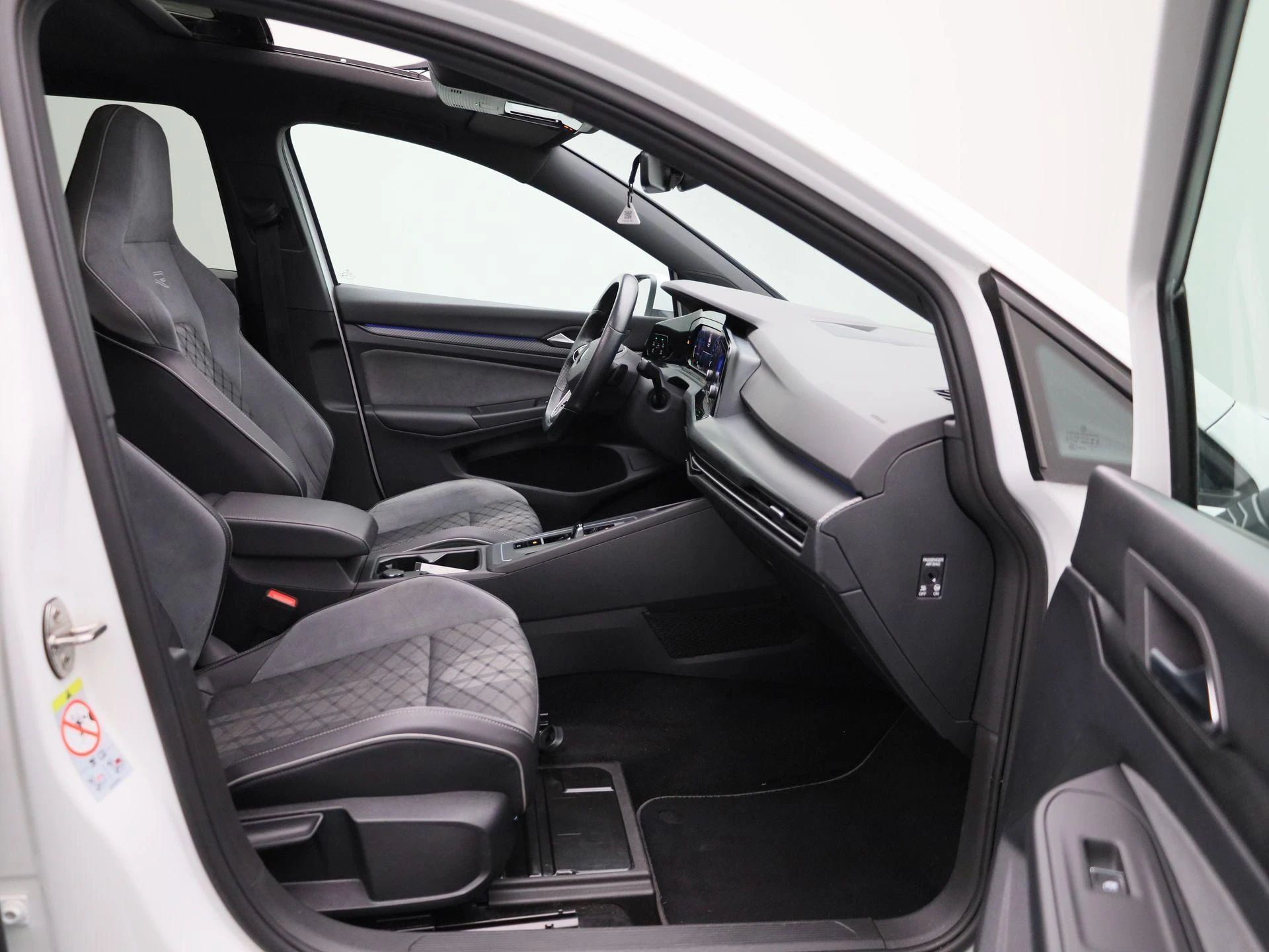 Volkswagen-Golf-image-35