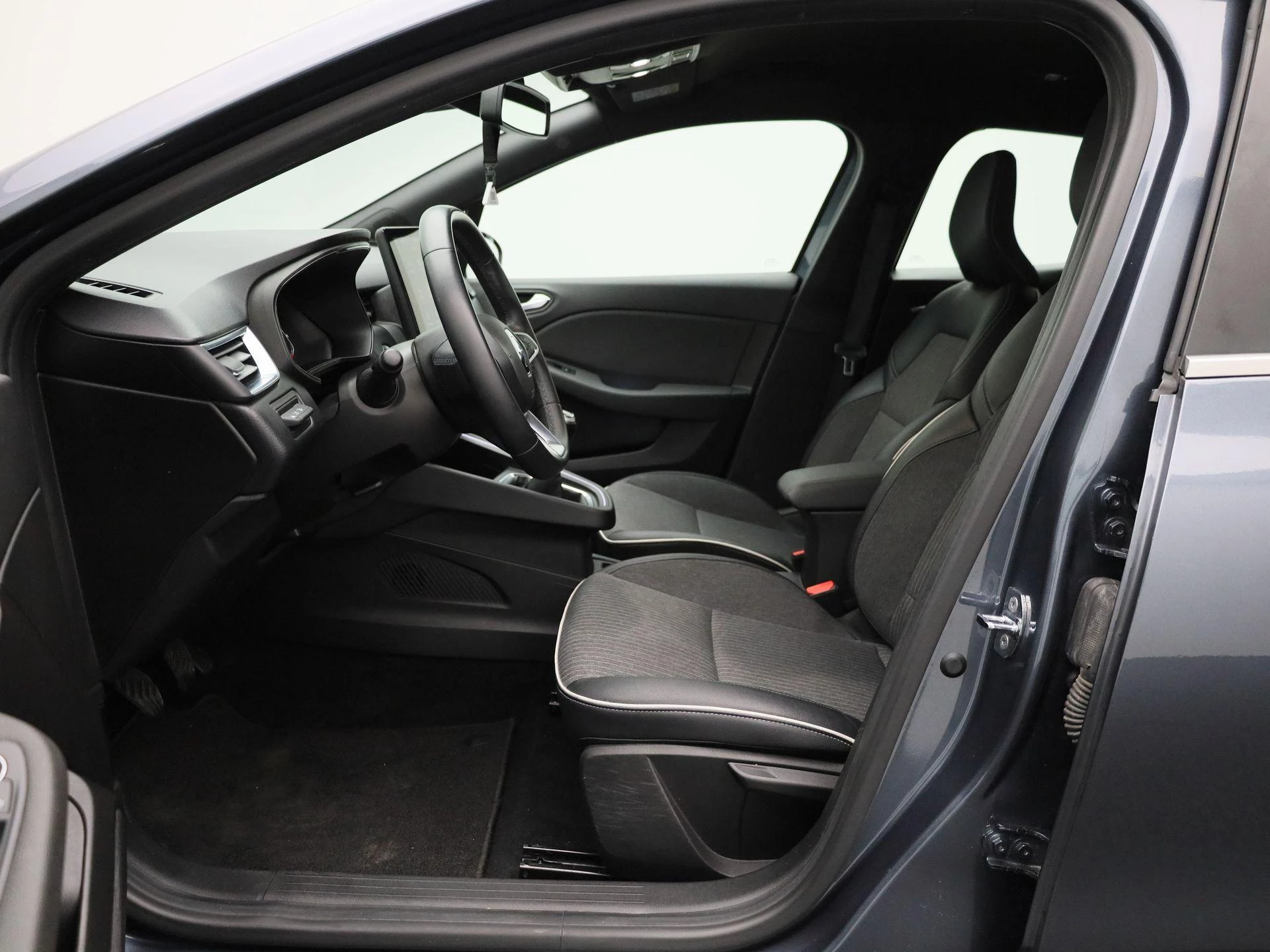 Renault-Clio-image-8