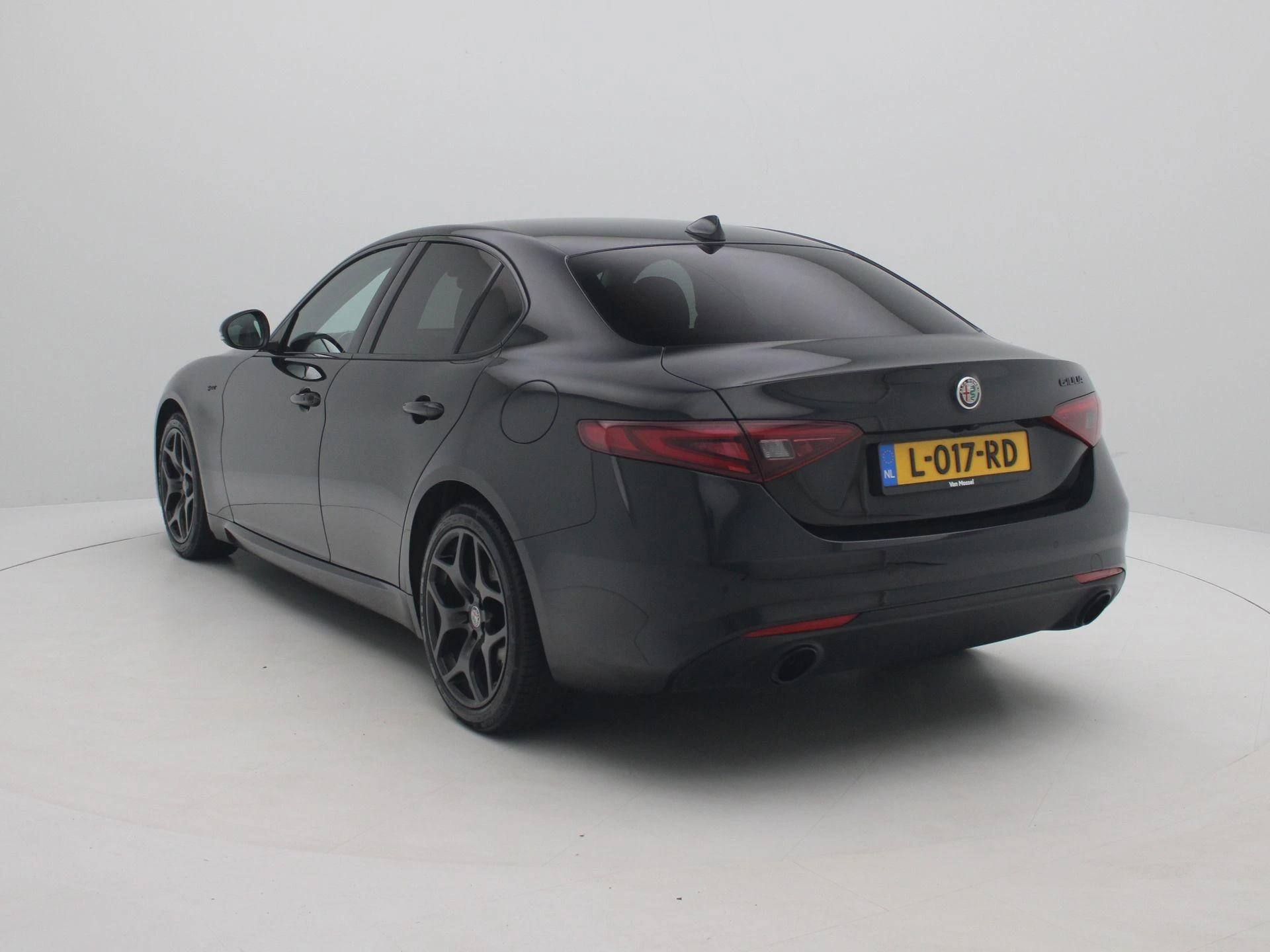 Alfa Romeo-Giulia-image-2