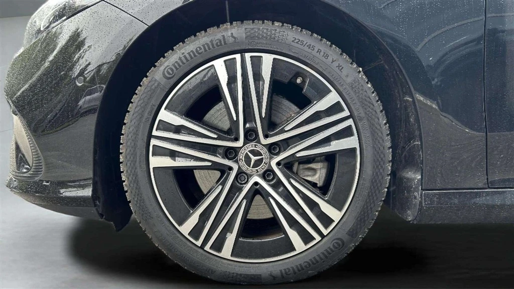 Mercedes-Benz-CLA-image-8