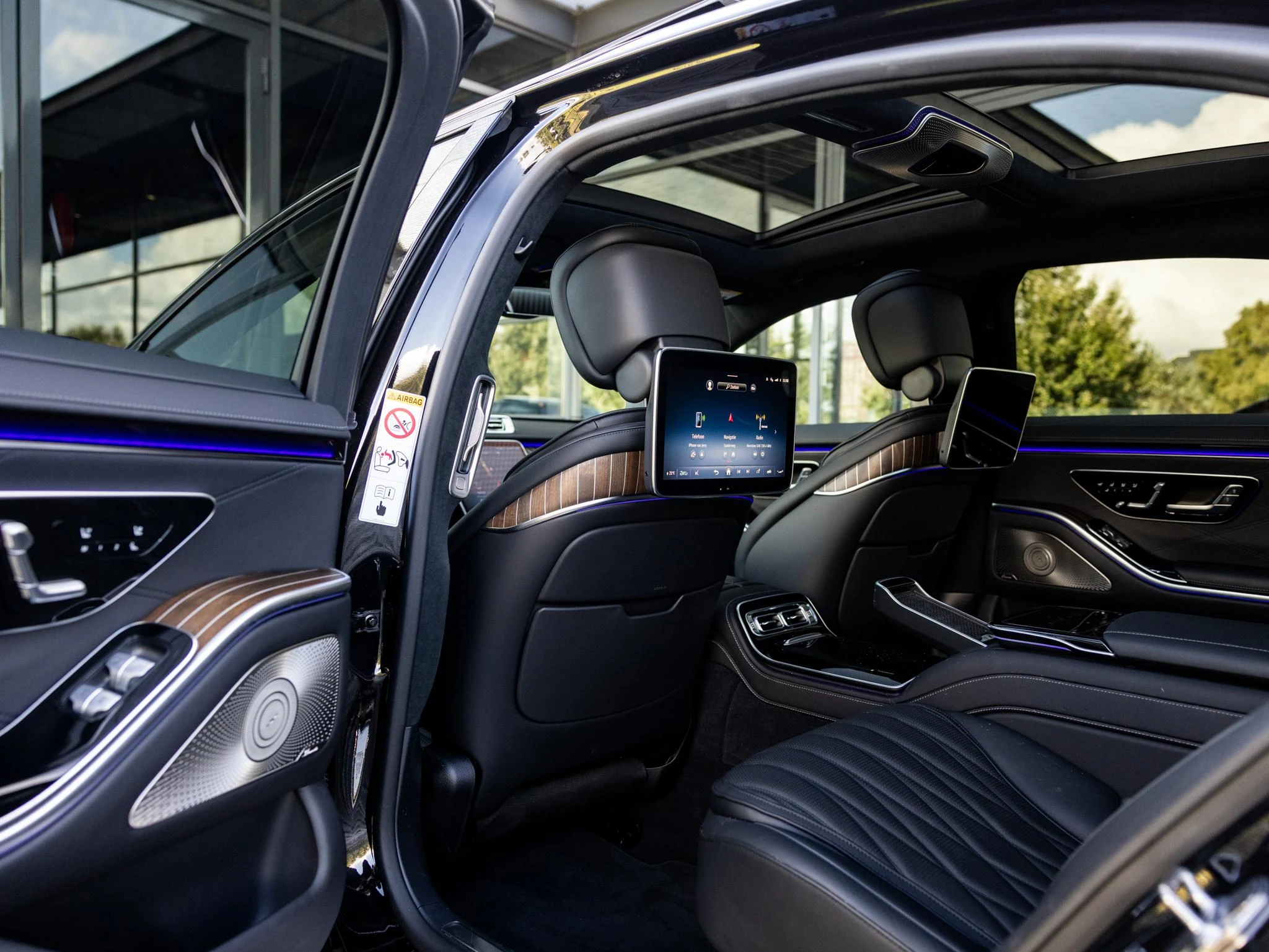 Mercedes-Benz-S-Klasse-image-20