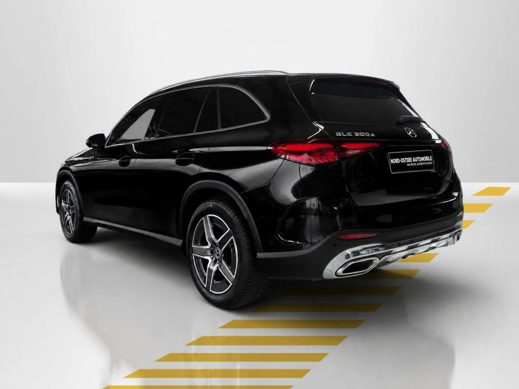 Mercedes-Benz-GLC 300 d-image-12