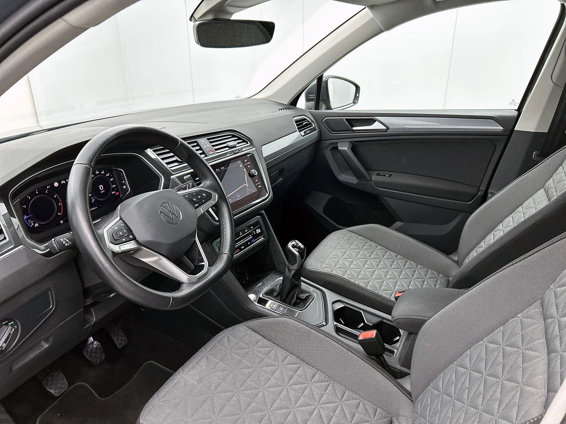 Volkswagen-Tiguan-image-20