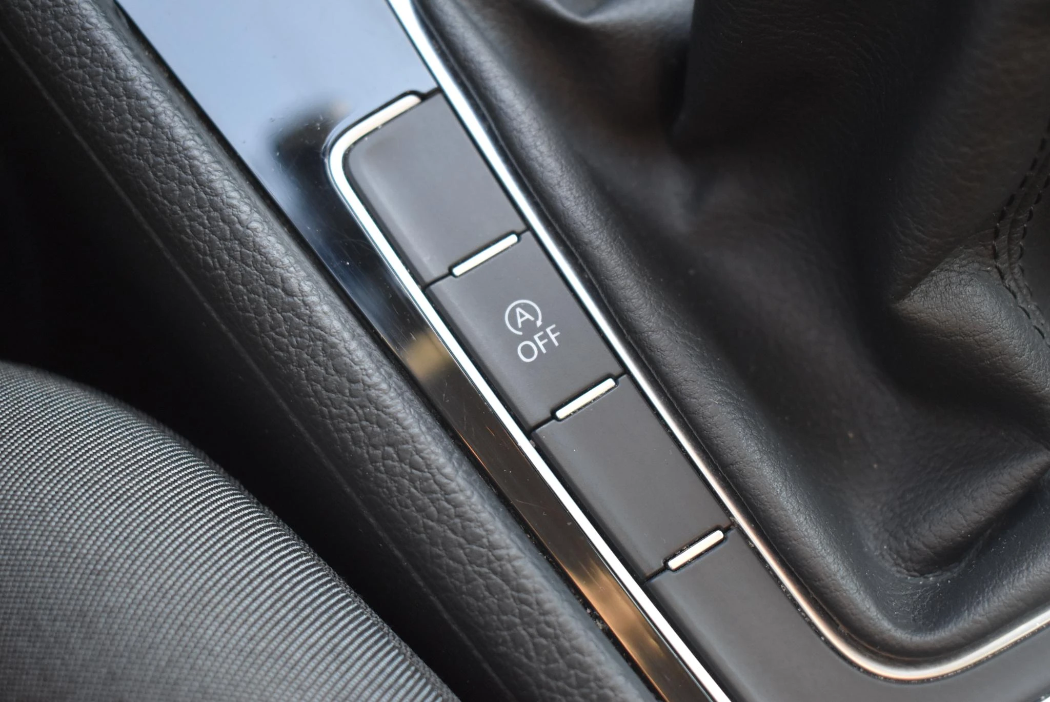 Volkswagen-Golf-image-32