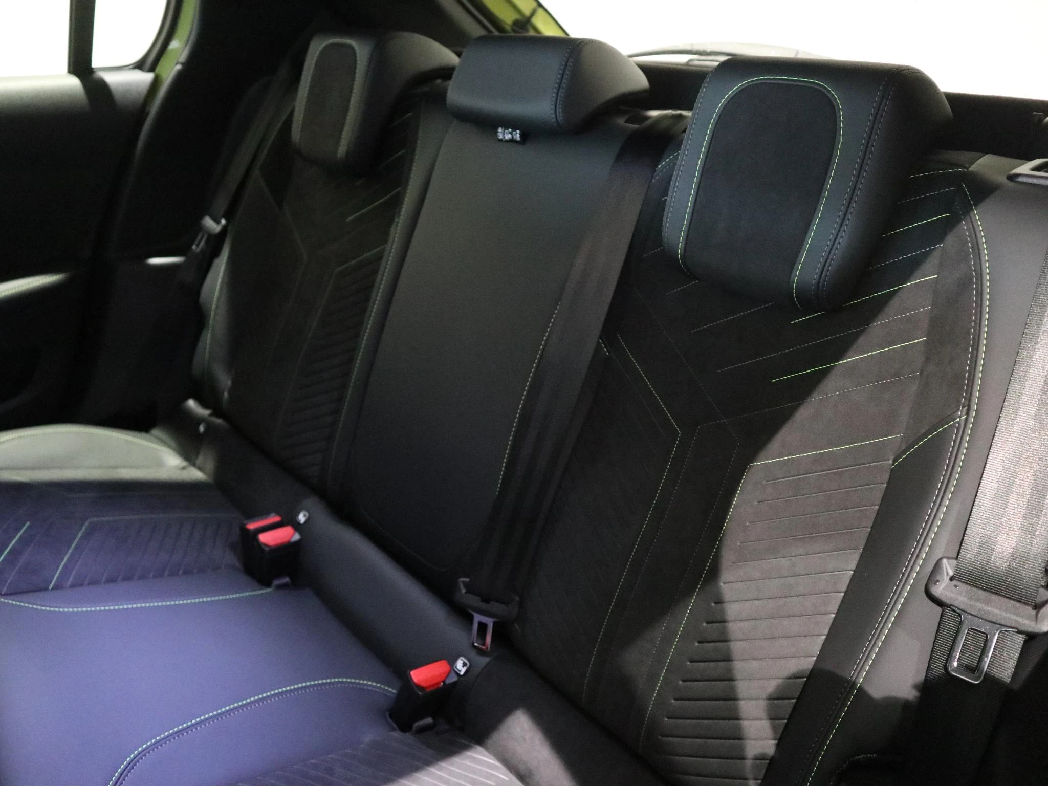Peugeot-e-208-image-6