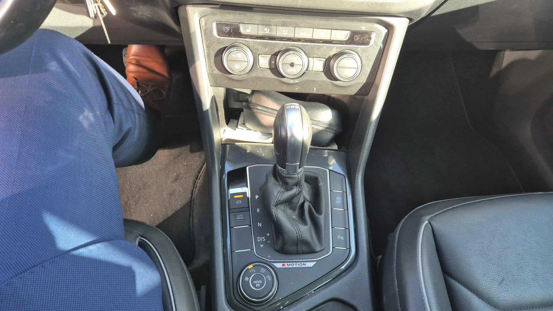 Volkswagen-Tiguan-image-12