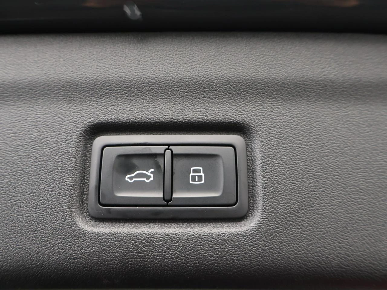 Audi-SQ6 e-tron-image-6