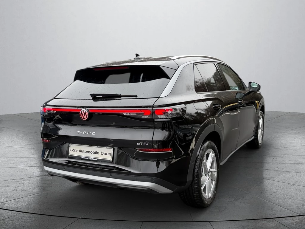 Volkswagen-T-Roc-image-4