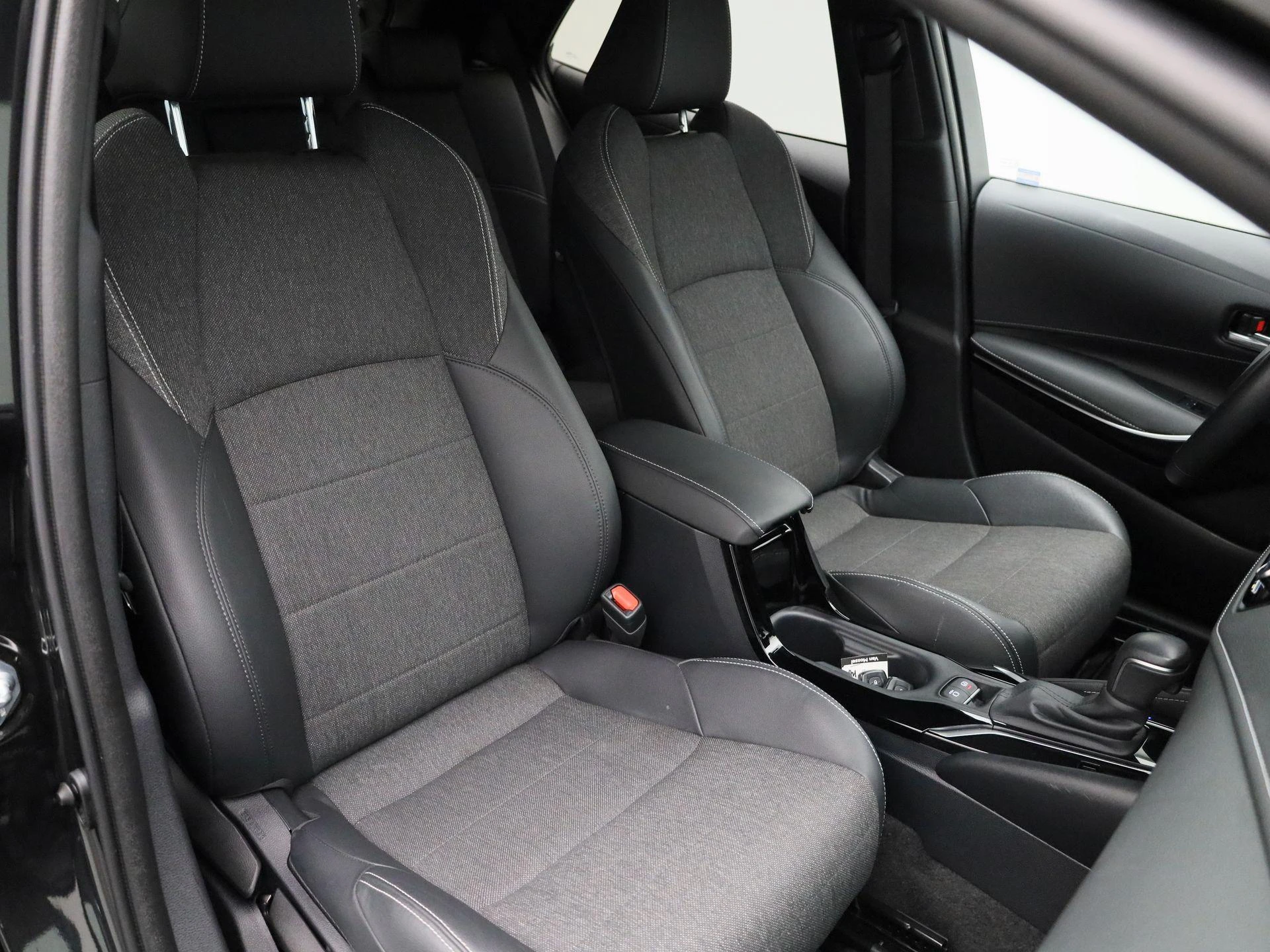 Toyota Corolla 1.8 Hybrid Business Plus