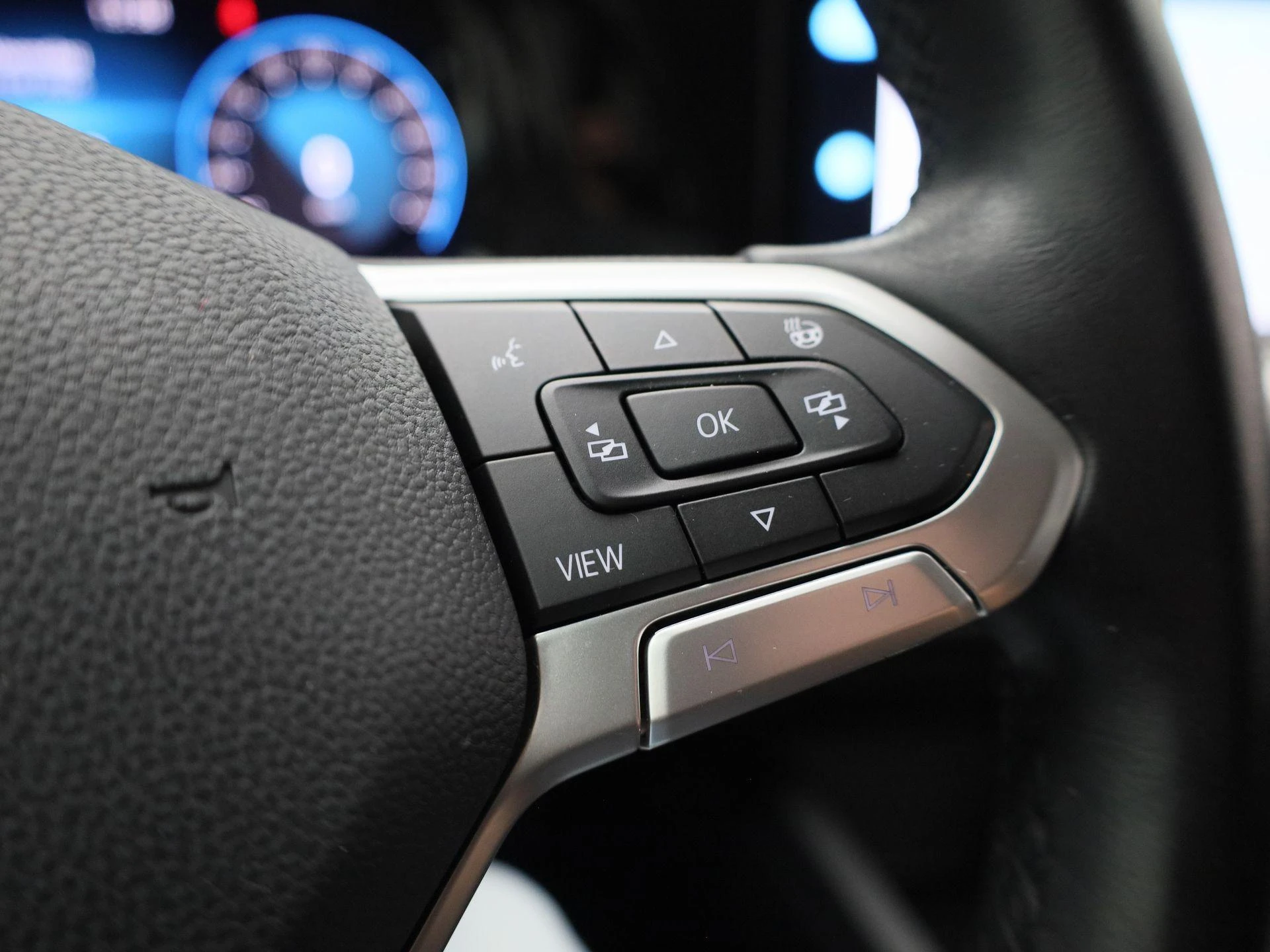 Volkswagen-Golf-image-17