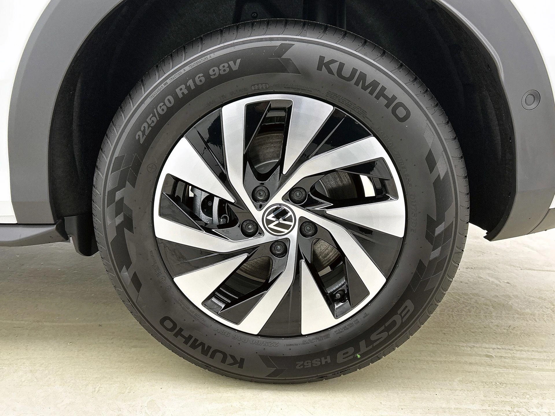 Volkswagen-T-Roc-image-35
