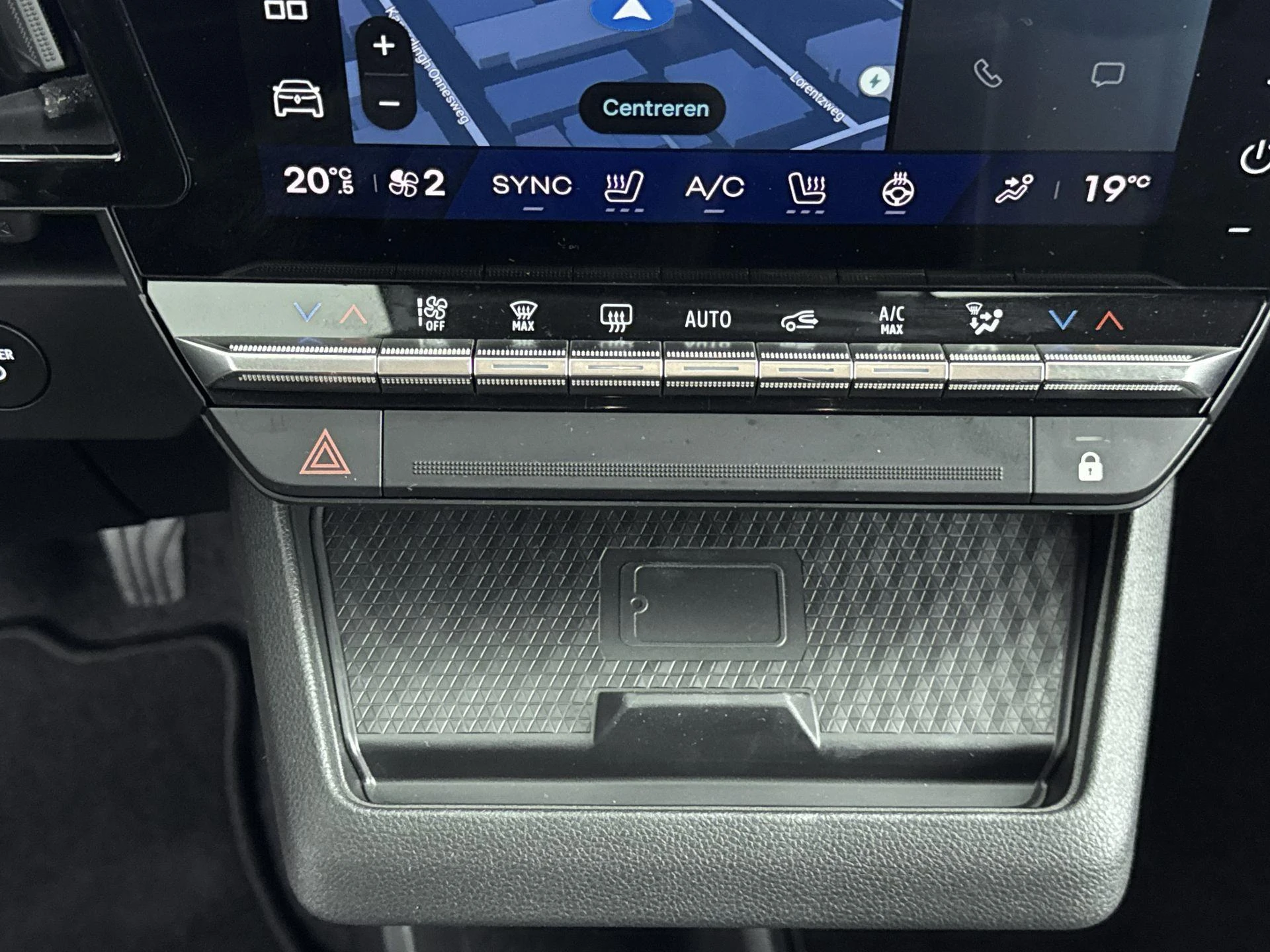 Renault-Megane E-Tech-image-18