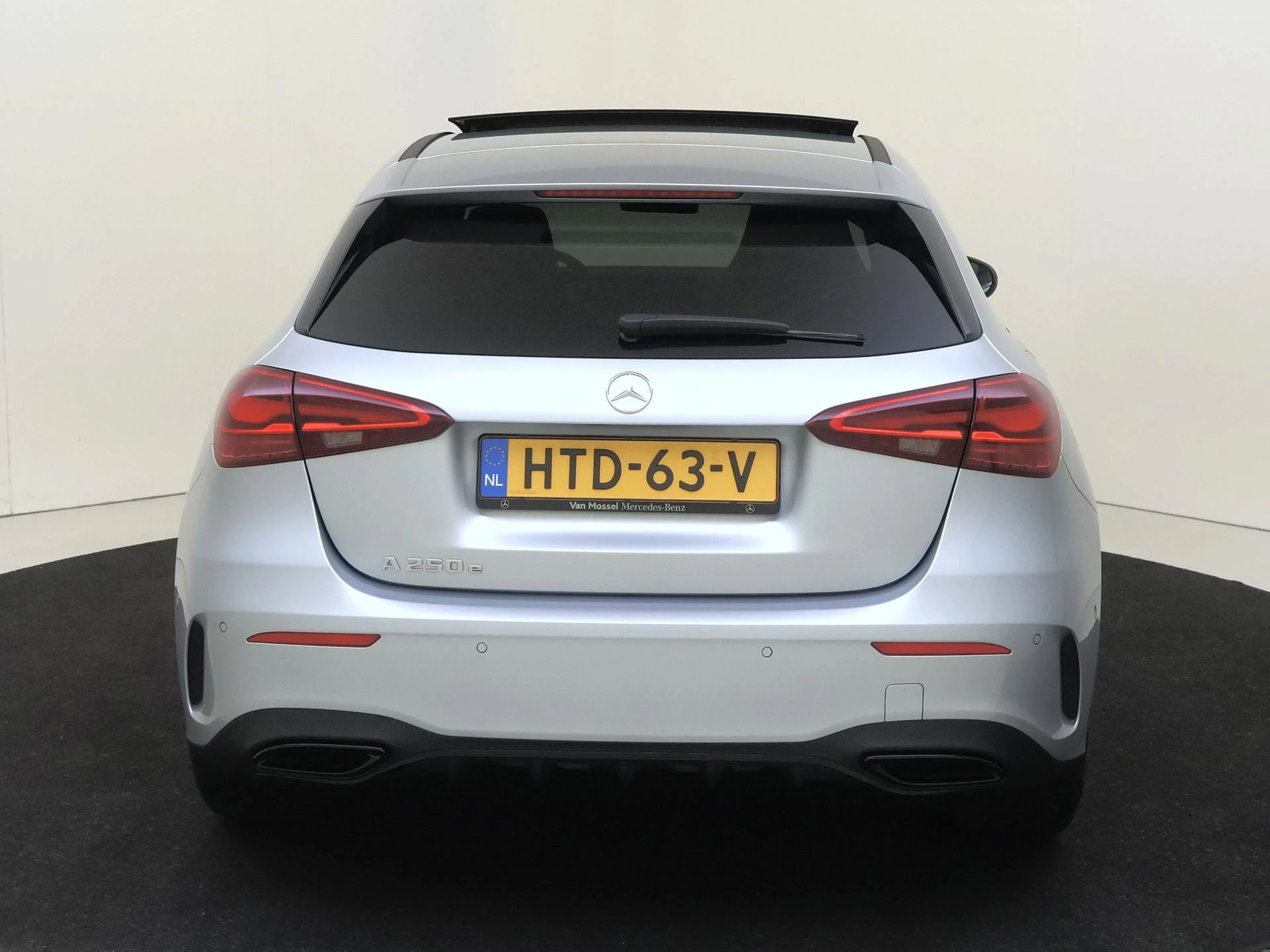 Mercedes-Benz-A-Klasse-image-6