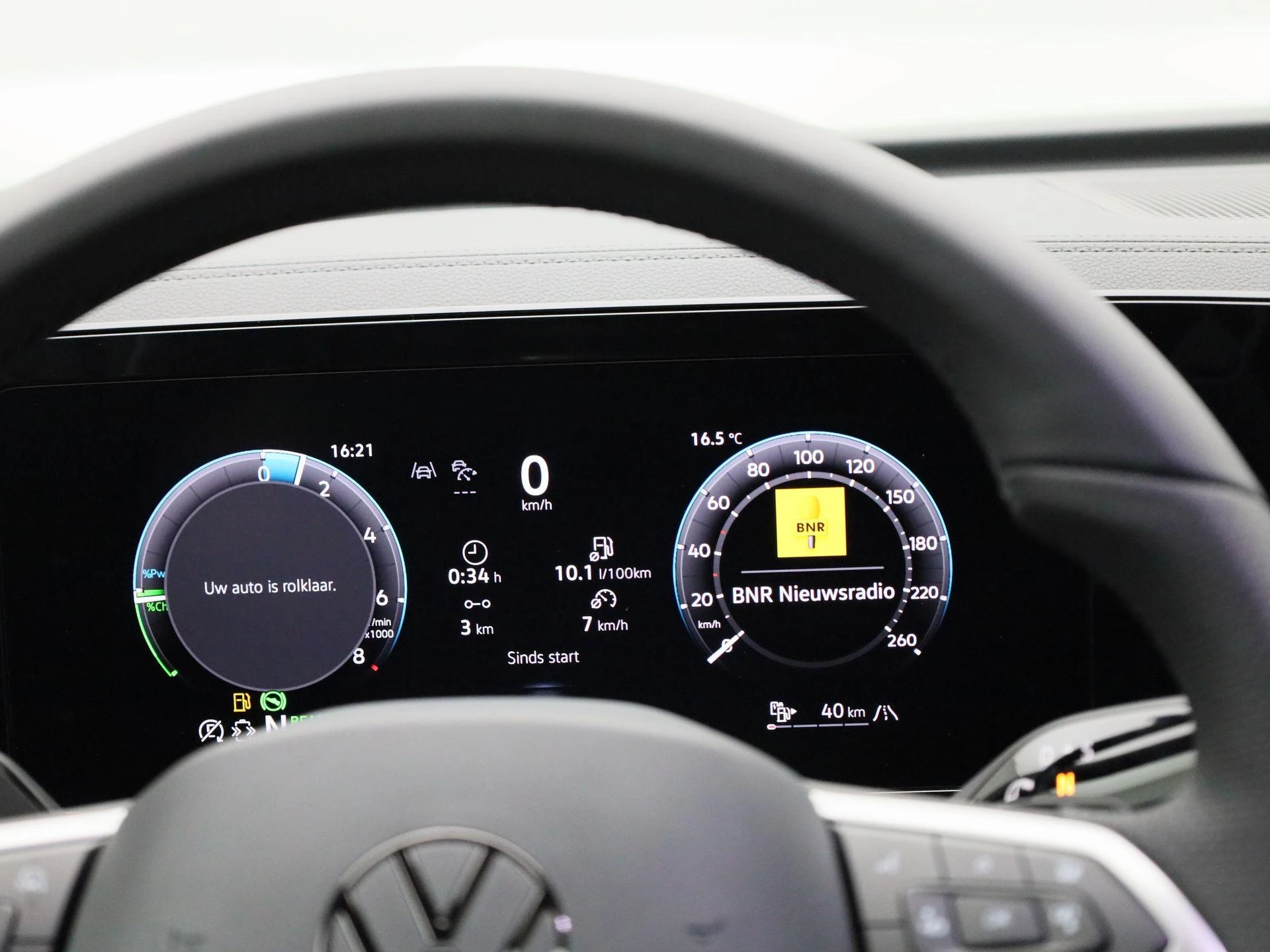 Volkswagen-Tiguan-image-7