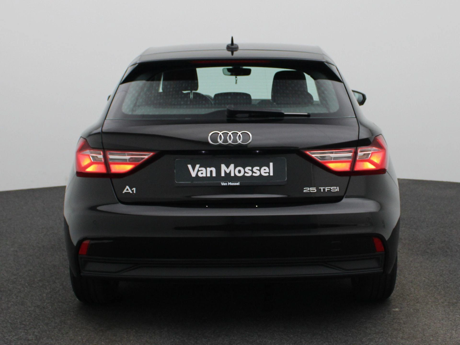 Audi-A1 Sportback-image-4
