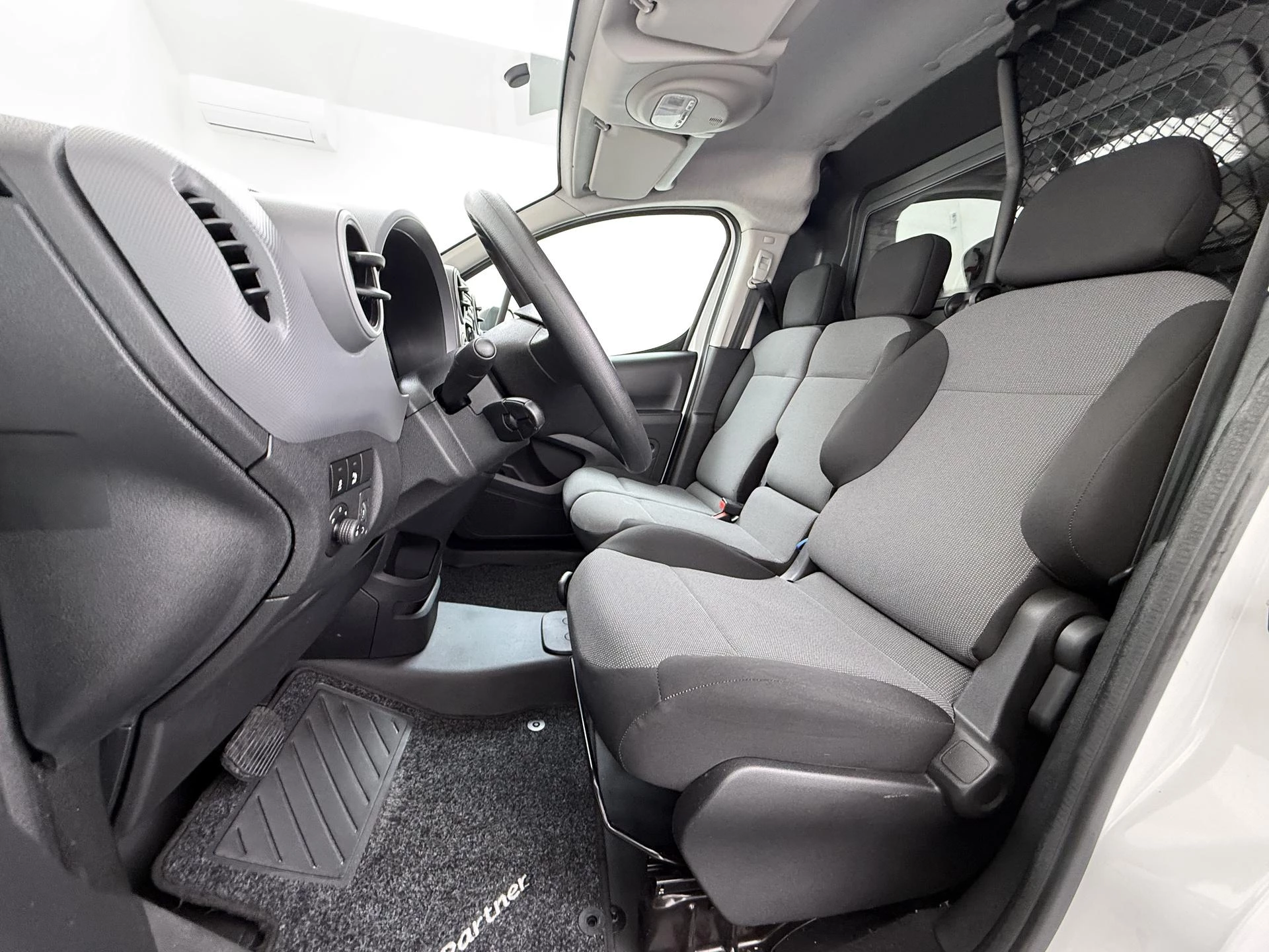 Peugeot-e-Partner-image-14