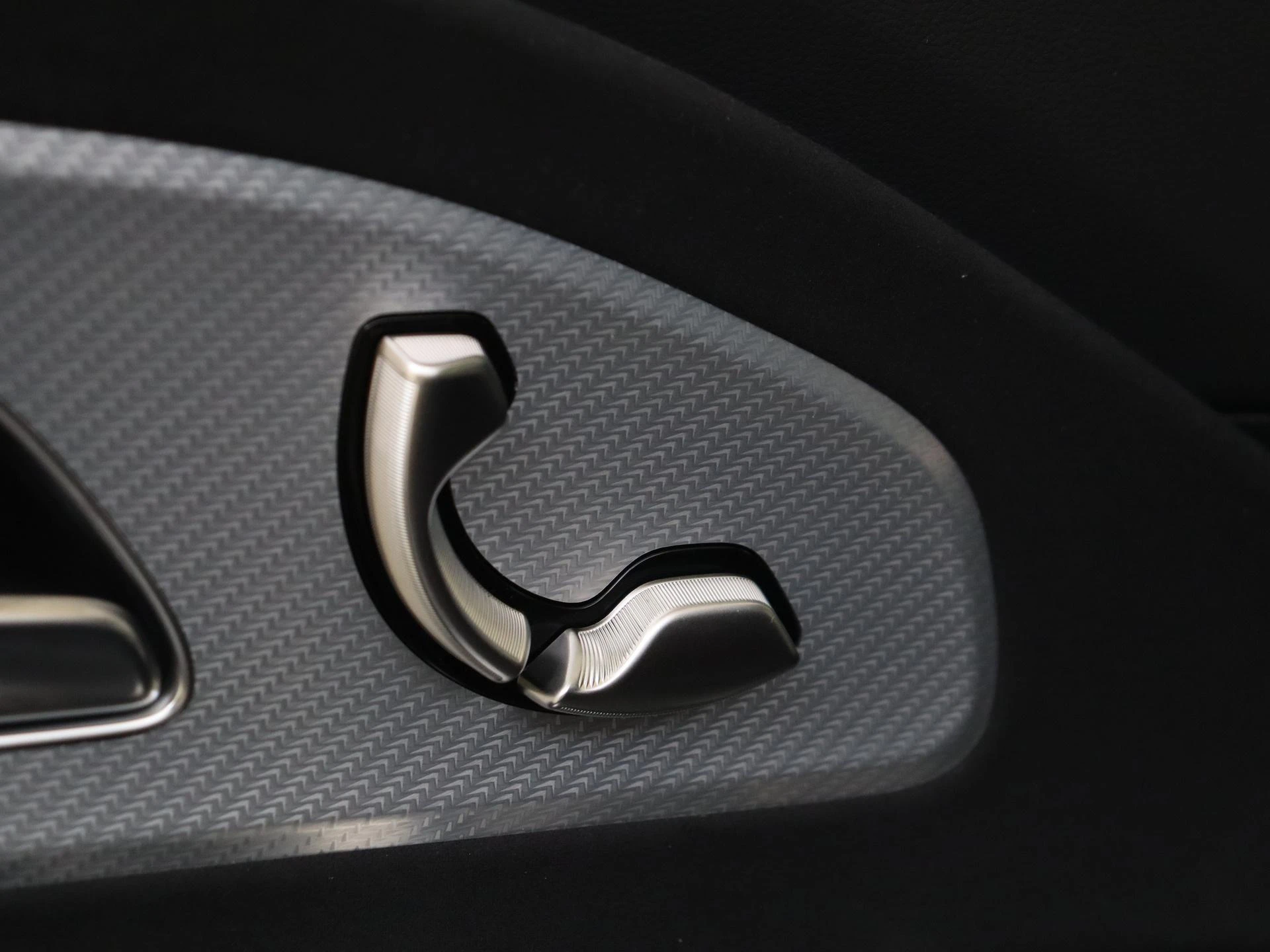 Mercedes-Benz-CLA-image-23