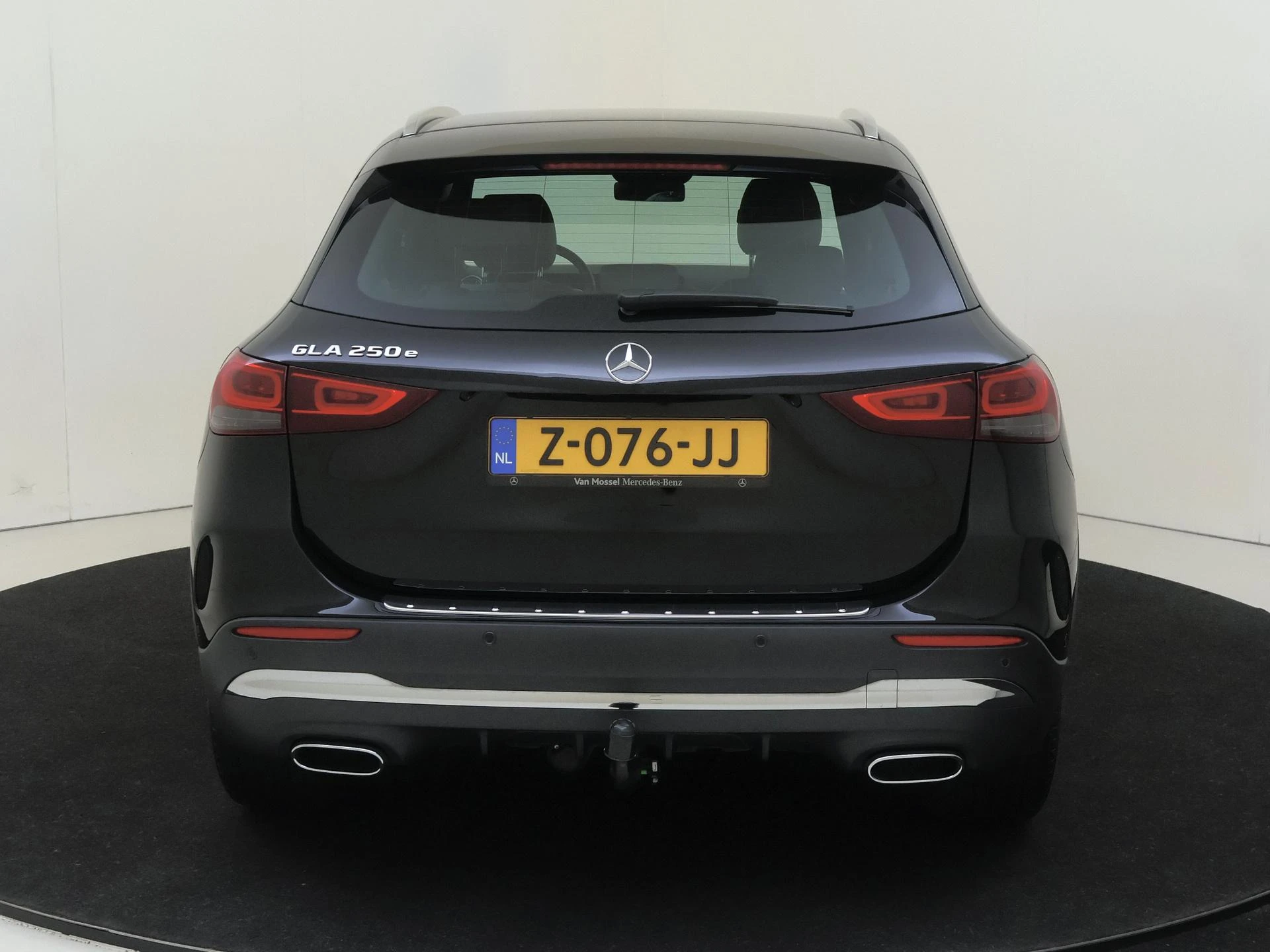Mercedes-Benz-GLA-image-6