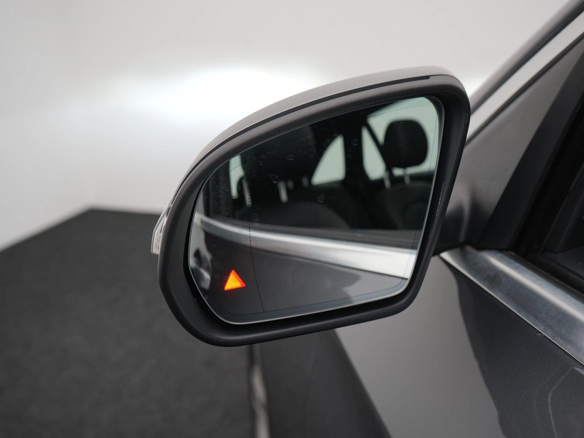 Mercedes-Benz-GLC-image-39