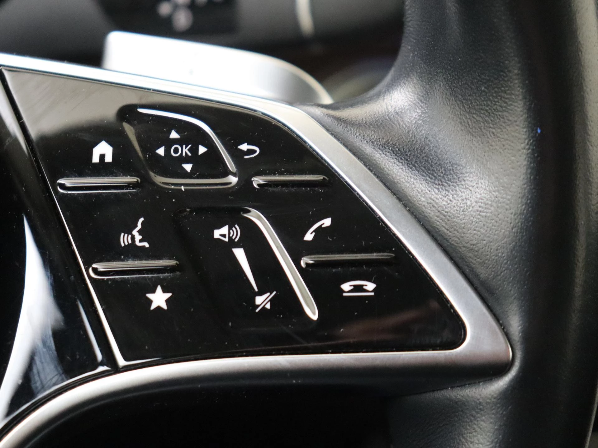Mercedes-Benz-E-Klasse-image-13