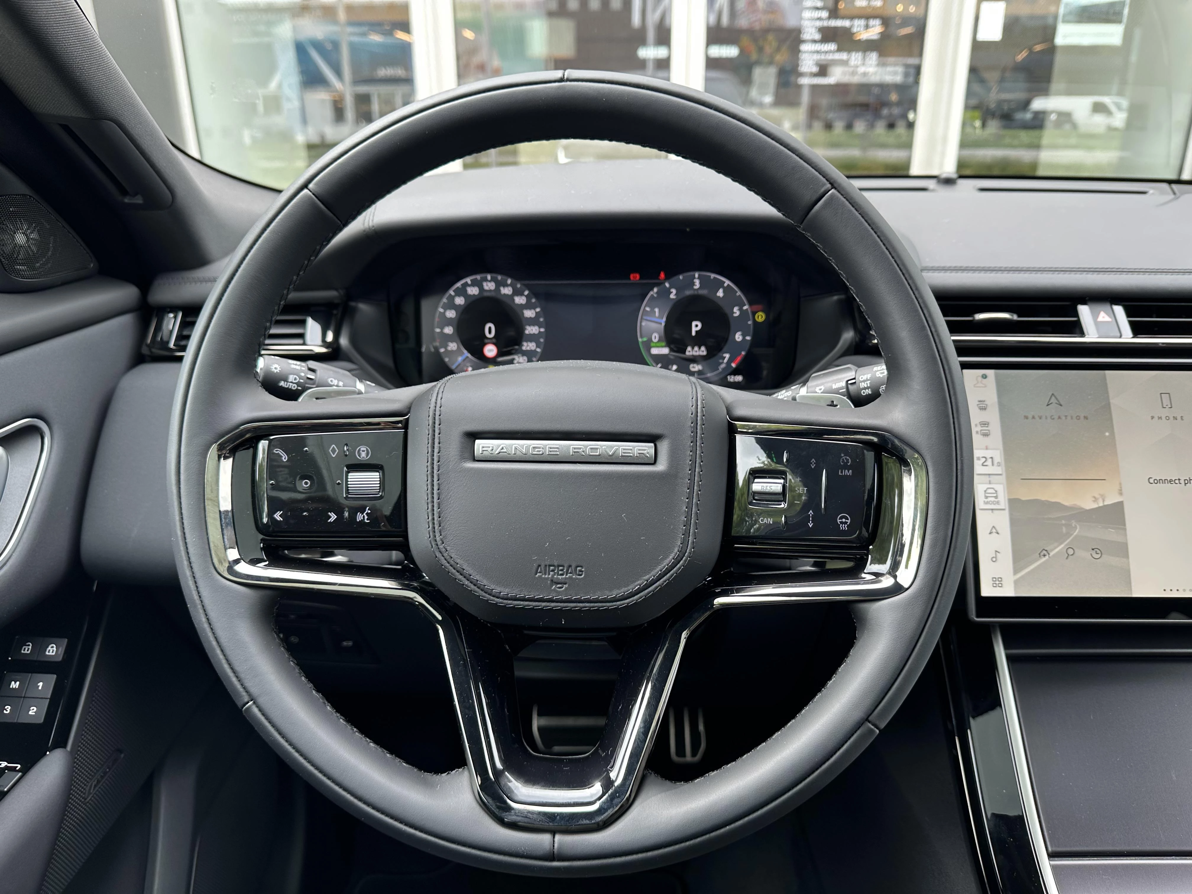 Land Rover-Range Rover Velar-image-16