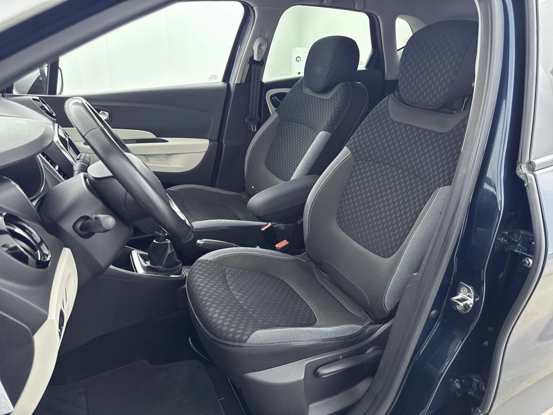 Renault-Captur-image-23