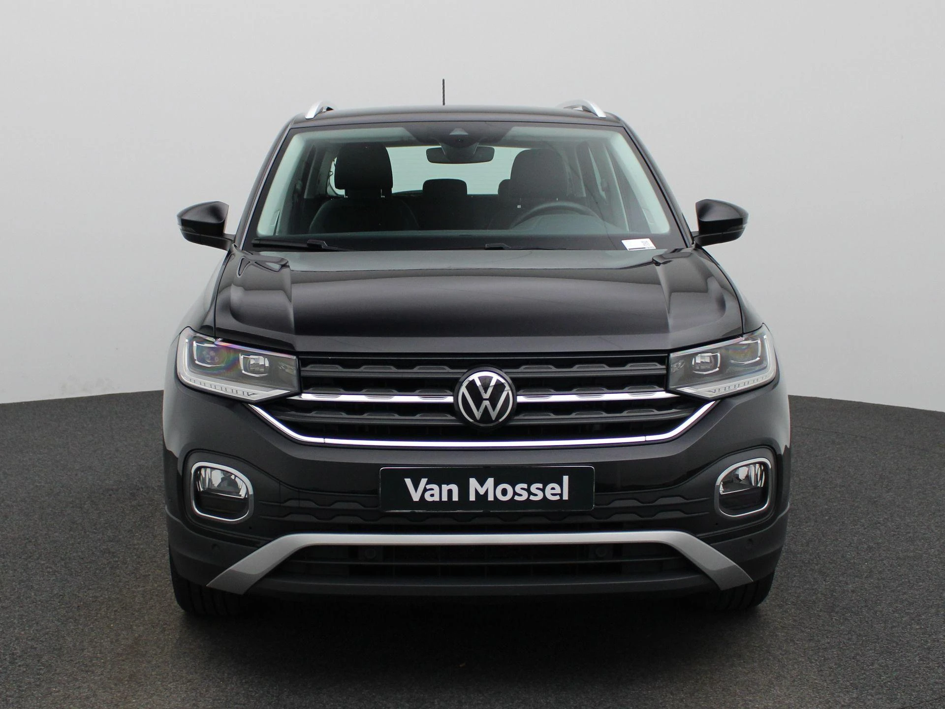 Volkswagen-T-Cross-image-2