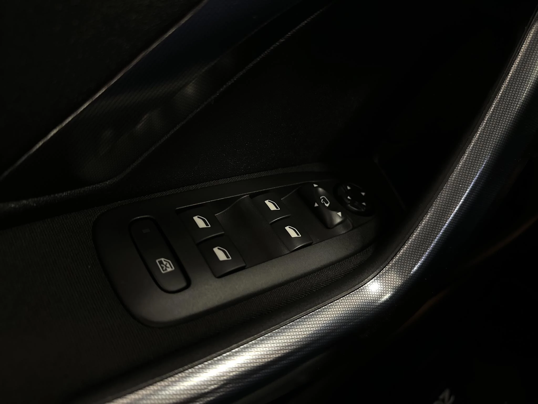 Peugeot-2008-image-12