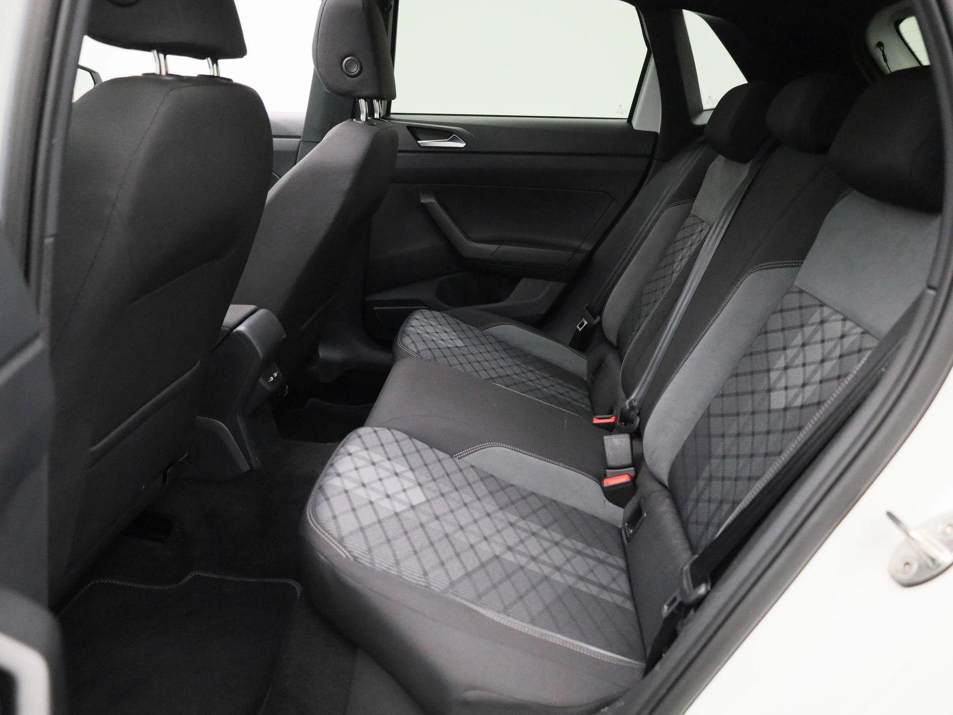 Volkswagen-Polo-image-10