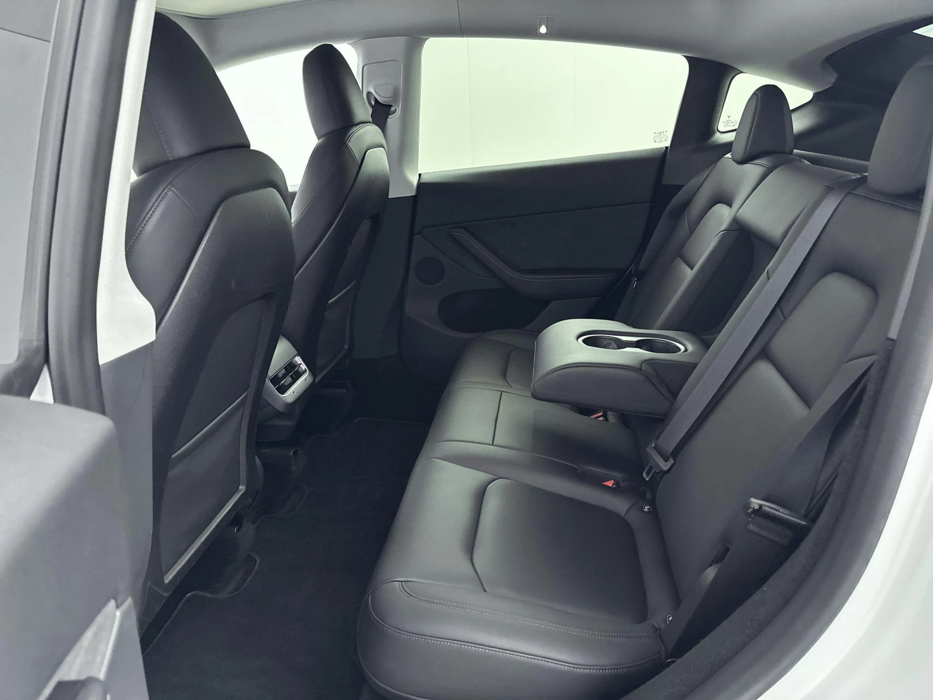 Tesla-Model Y-image-19