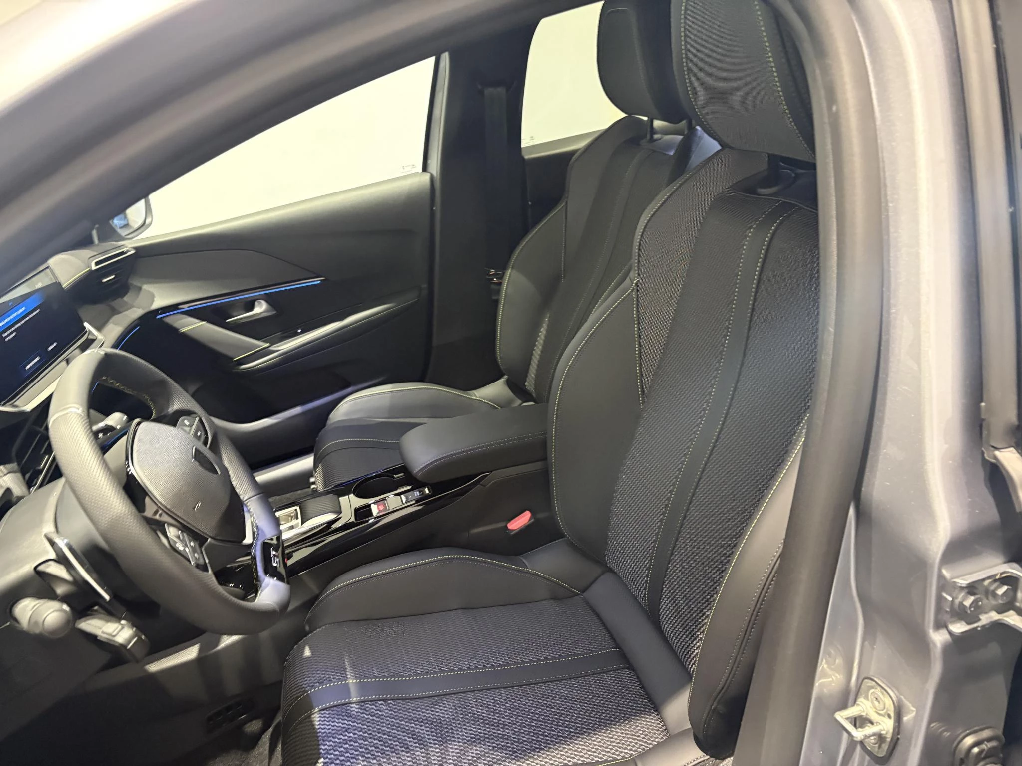 Peugeot-208-image-8