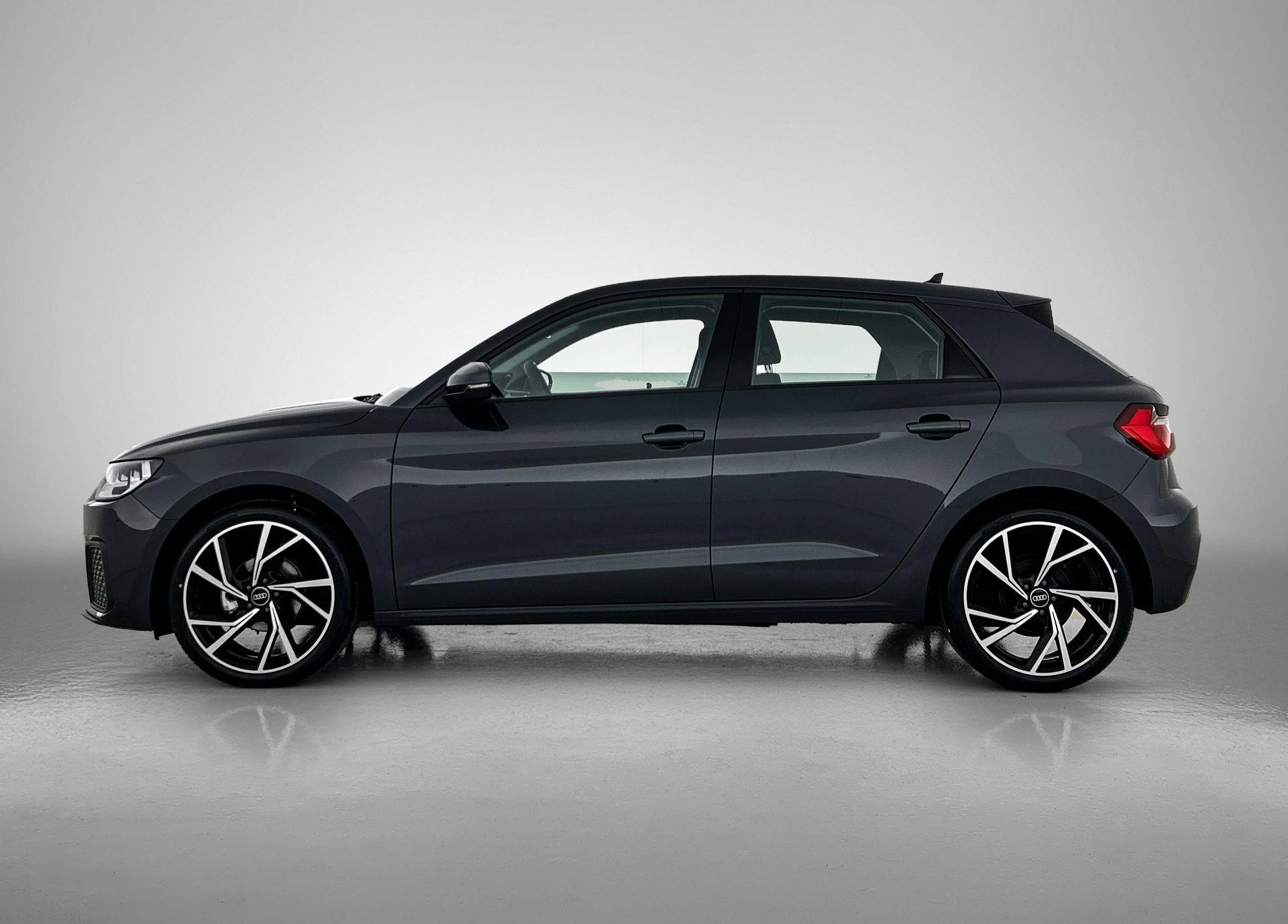 Audi-A1 Sportback-image-2
