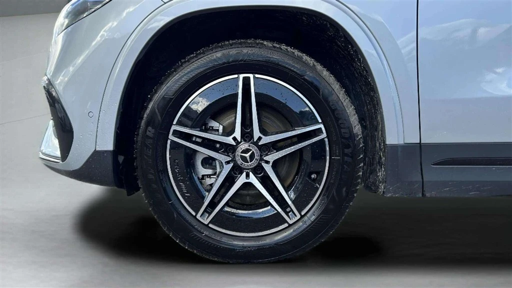 Mercedes-Benz-EQA-image-8