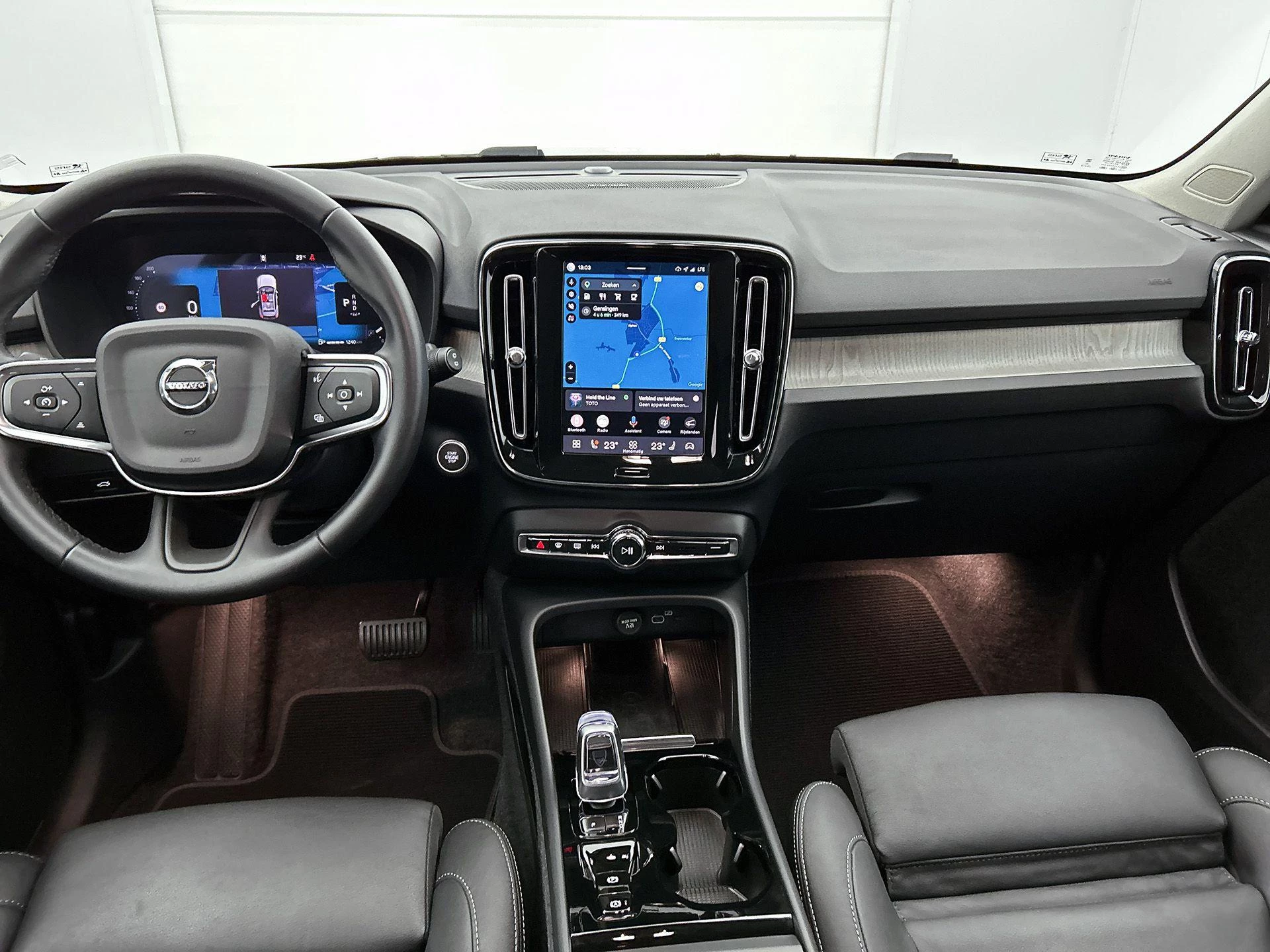 Volvo XC40 2.0 B4 Plus Dark