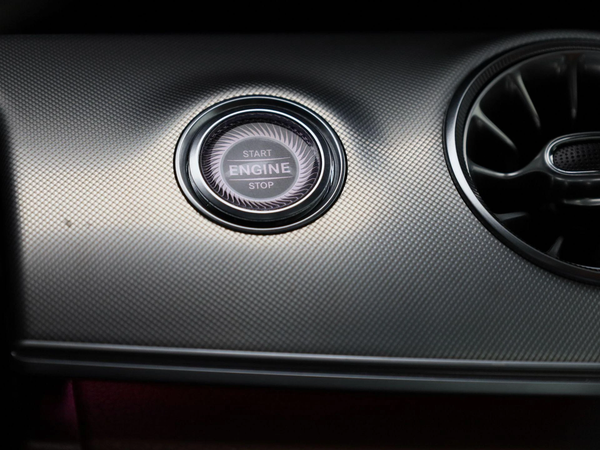 Mercedes-Benz-E-Klasse-image-32