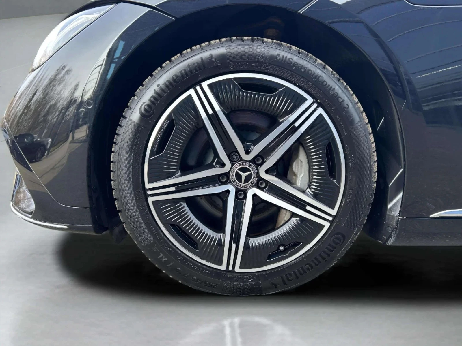 Mercedes-Benz-EQE-image-8