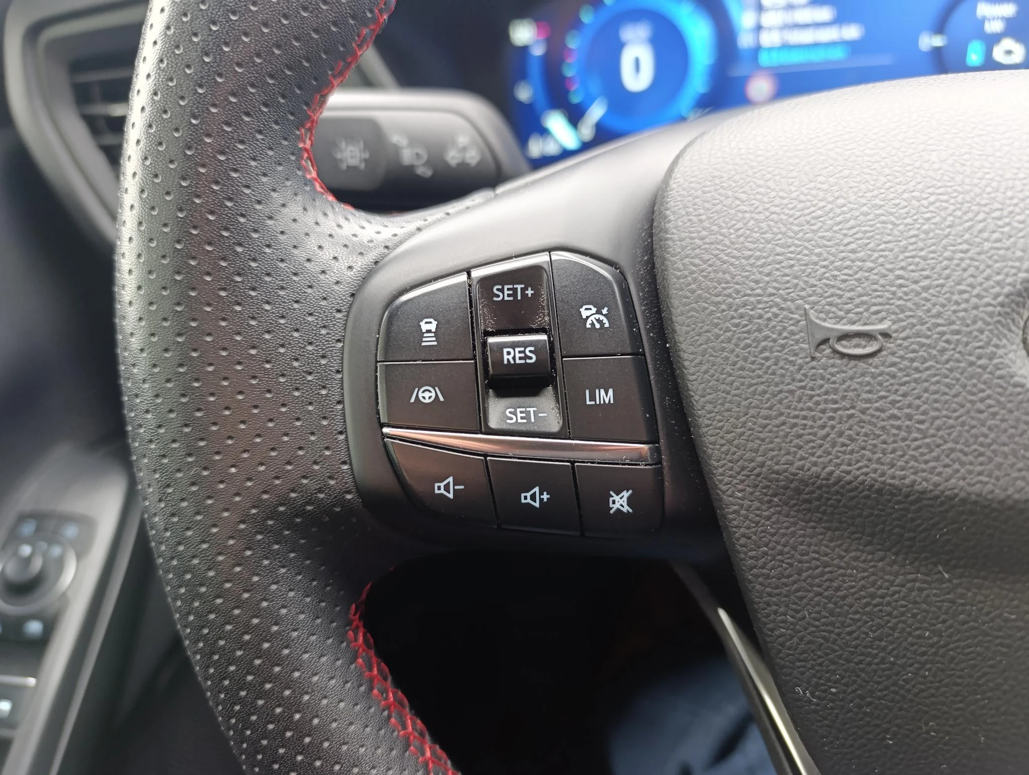 Ford-Kuga-image-23