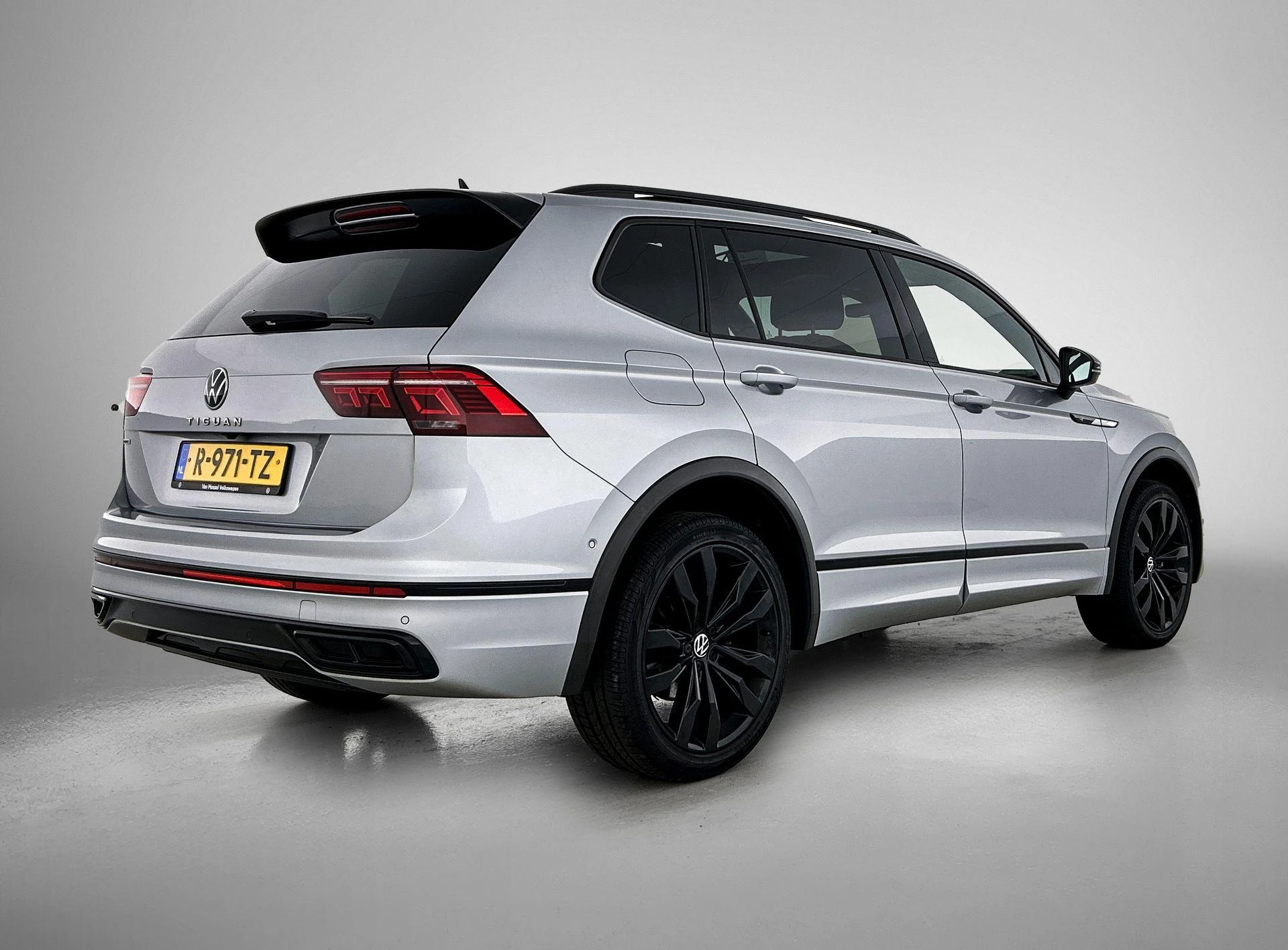 Volkswagen-Tiguan Allspace-image-3