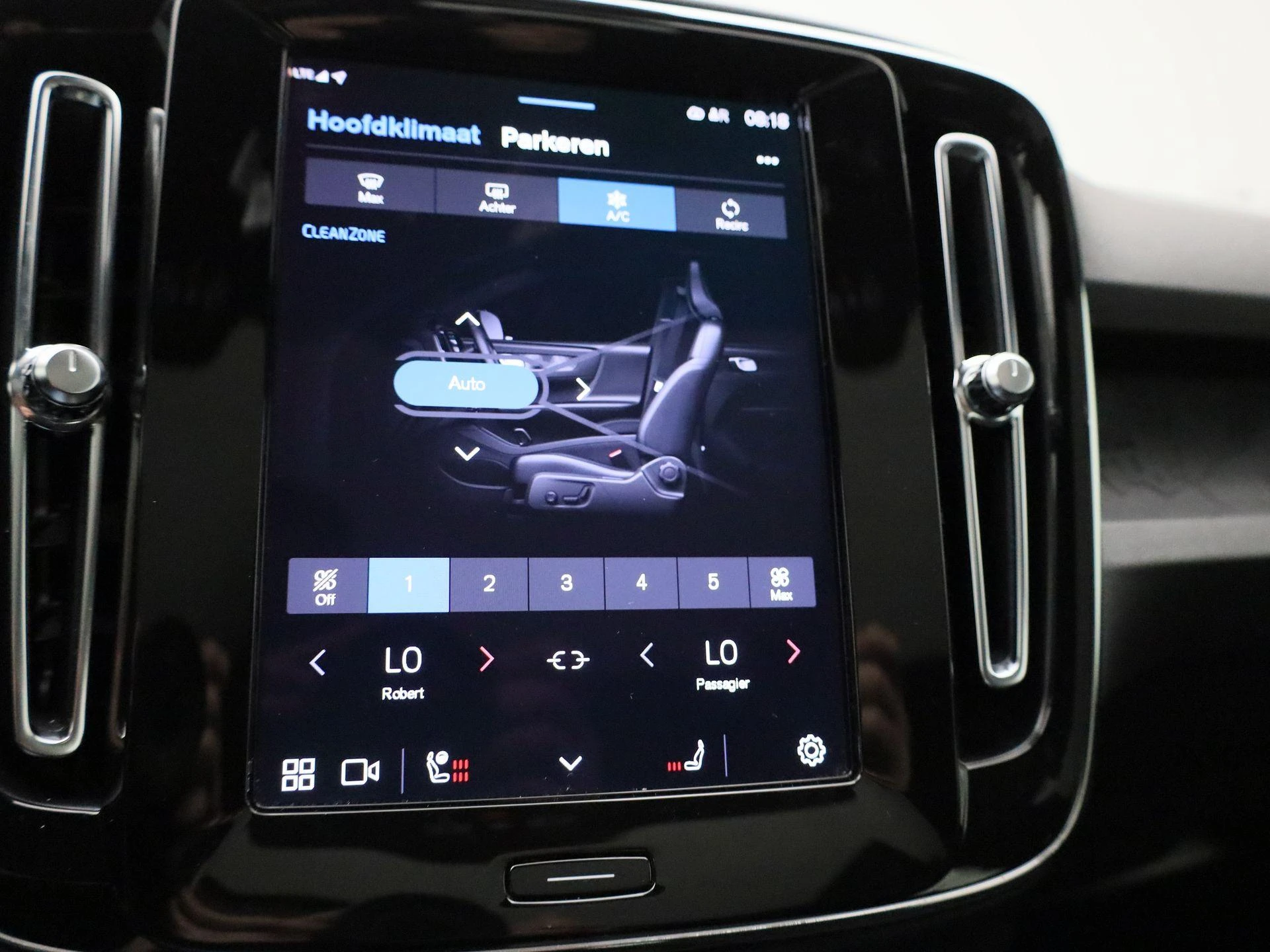 Volvo-C40-image-28