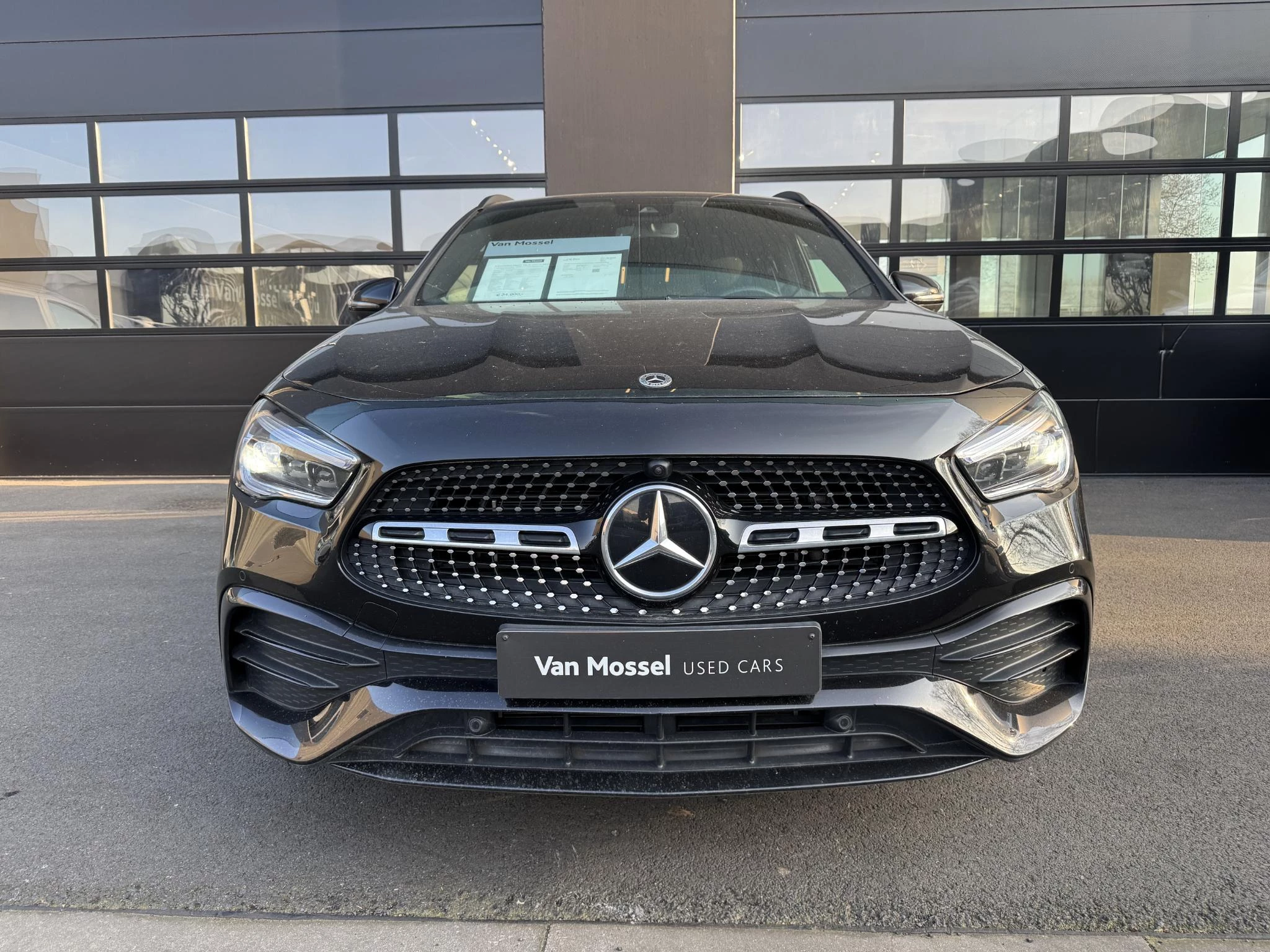 Mercedes-Benz GLA 250 e AMG Line + LEDER + MEMORY + CARPLAY + MULTIBEAM LED +