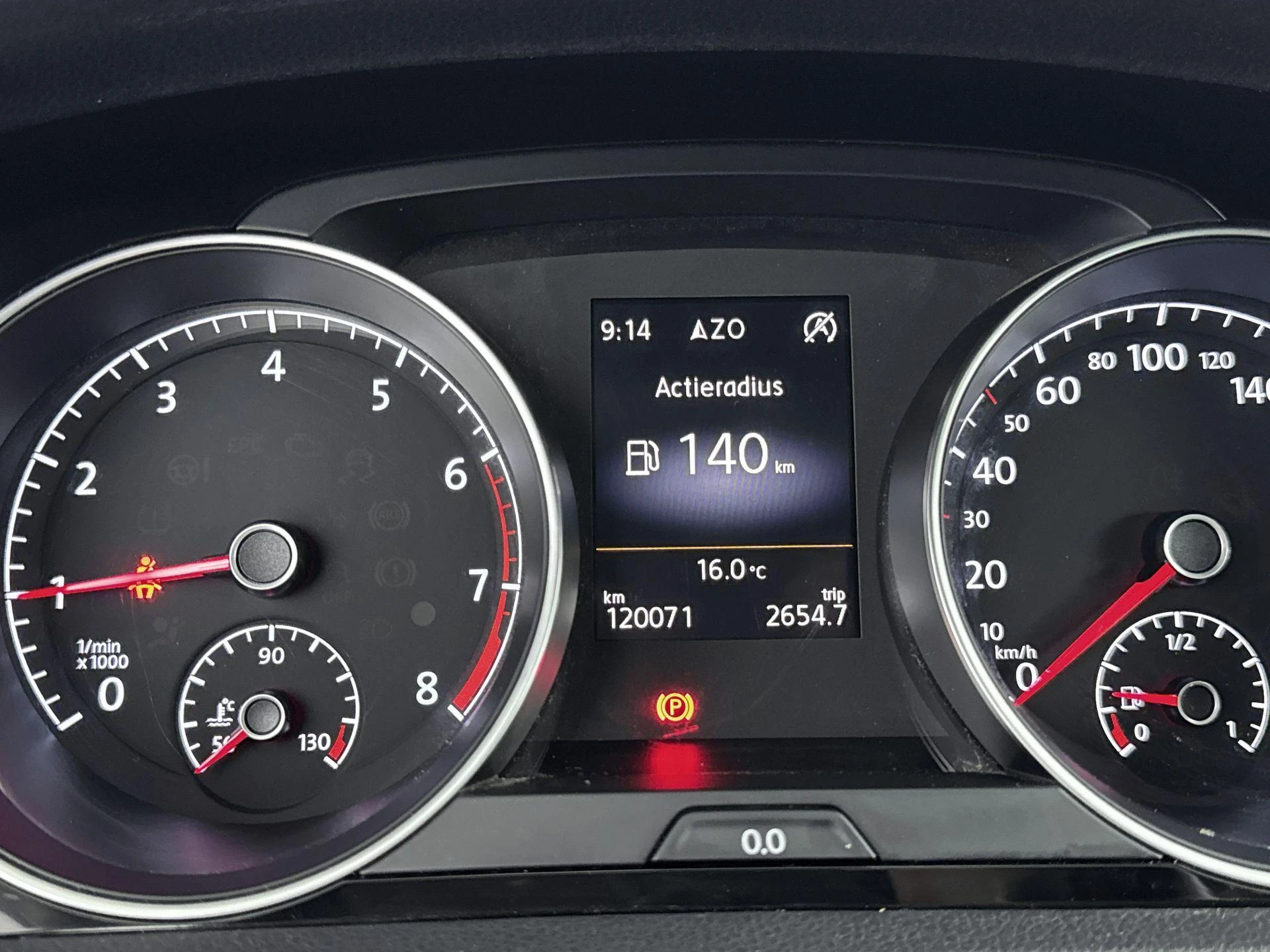 Volkswagen-Golf-image-8