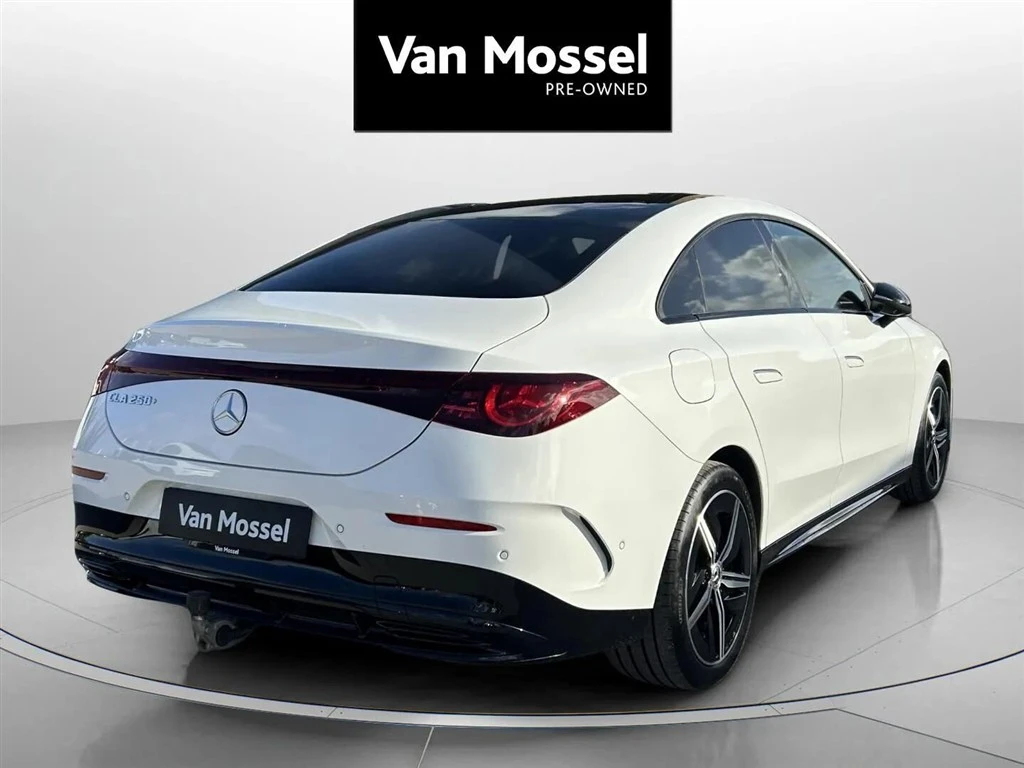 Mercedes-Benz-CLA-image-4