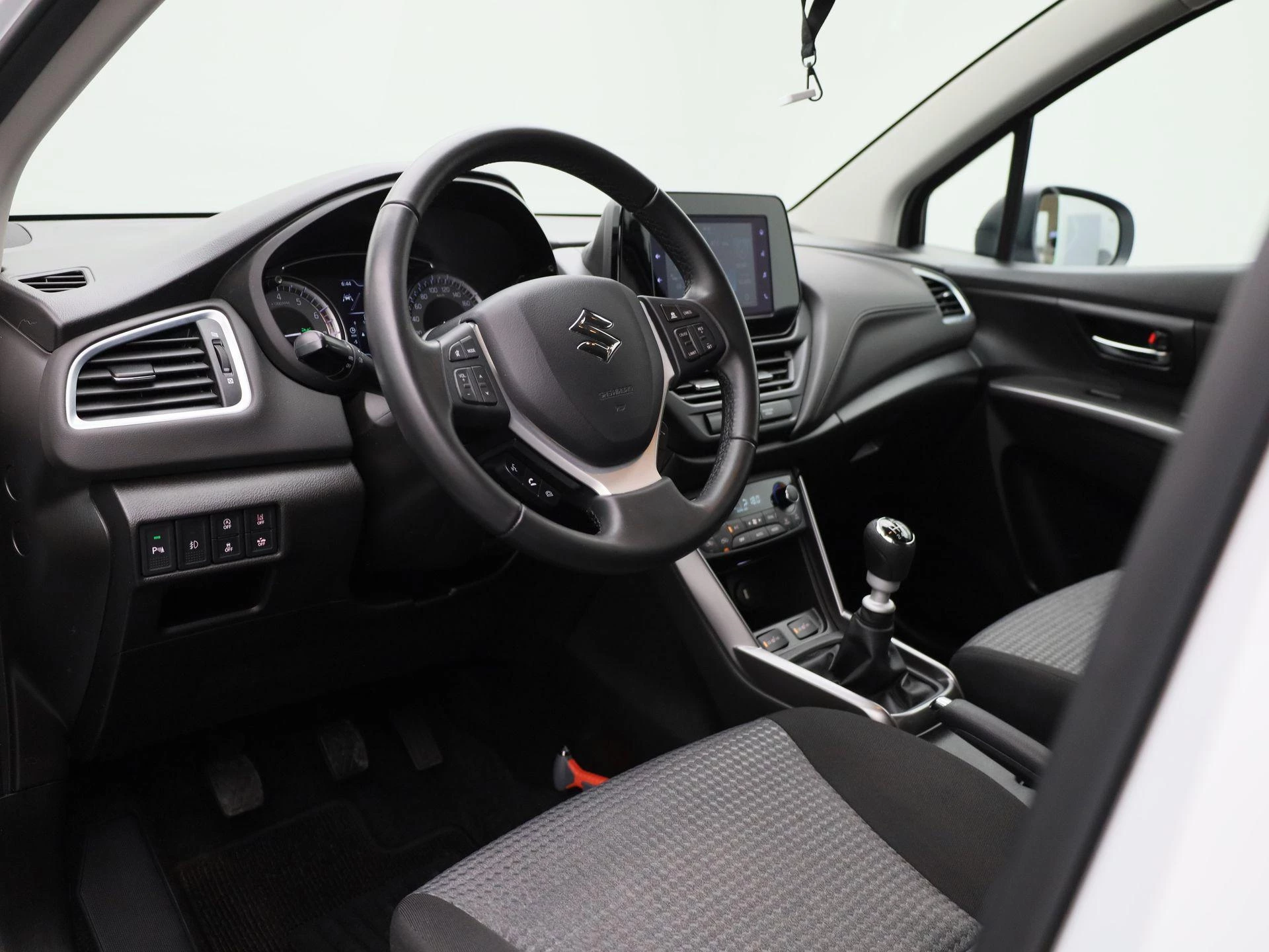 Suzuki-S-Cross-image-28