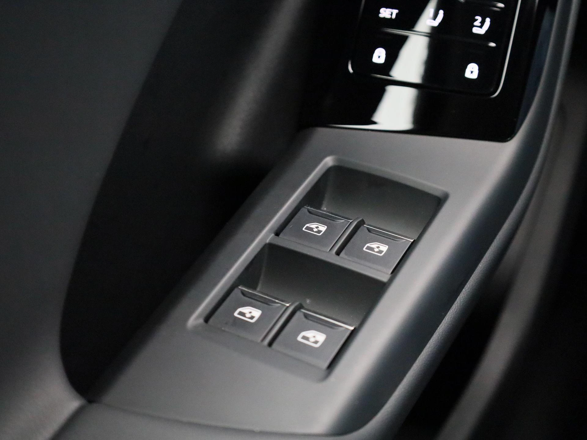 Audi-Q6 e-tron-image-39