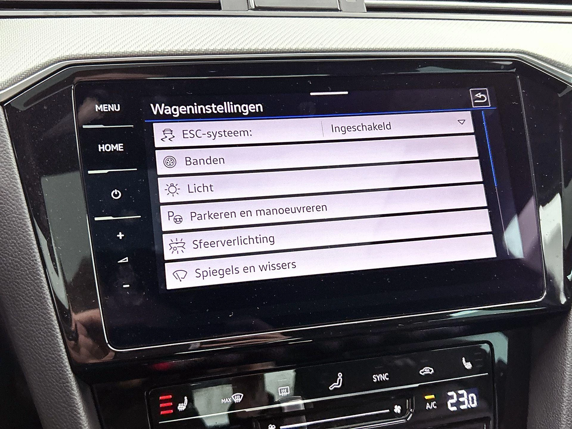 Volkswagen-Passat-image-12