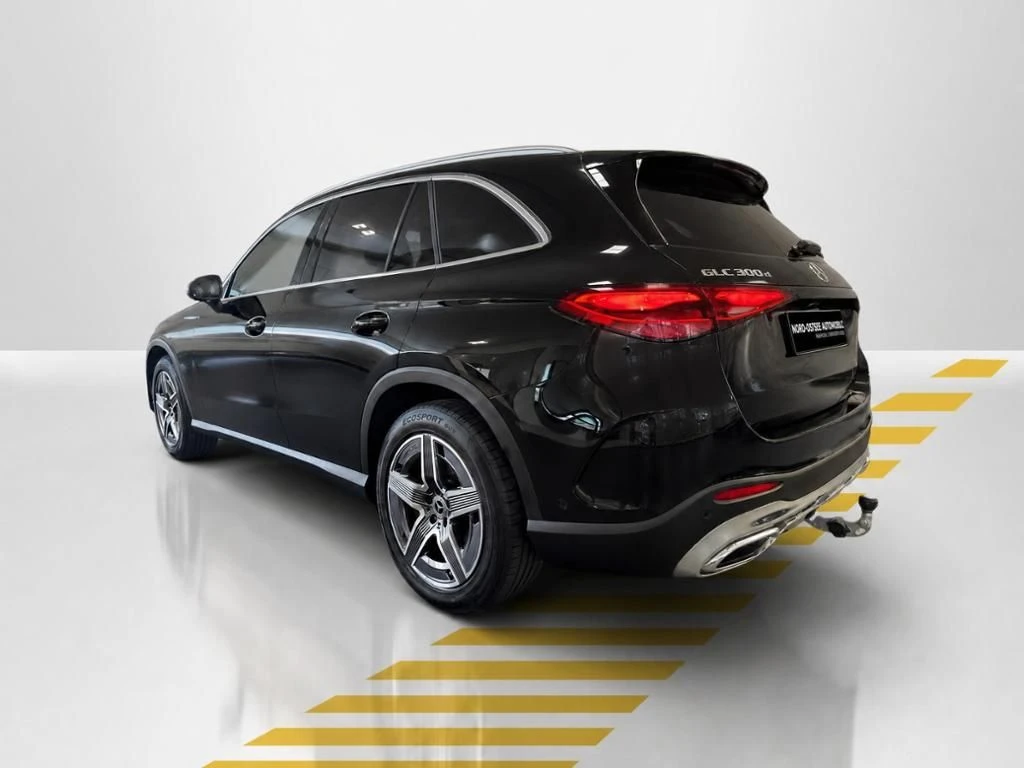 Mercedes-Benz-GLC 300 d-image-12