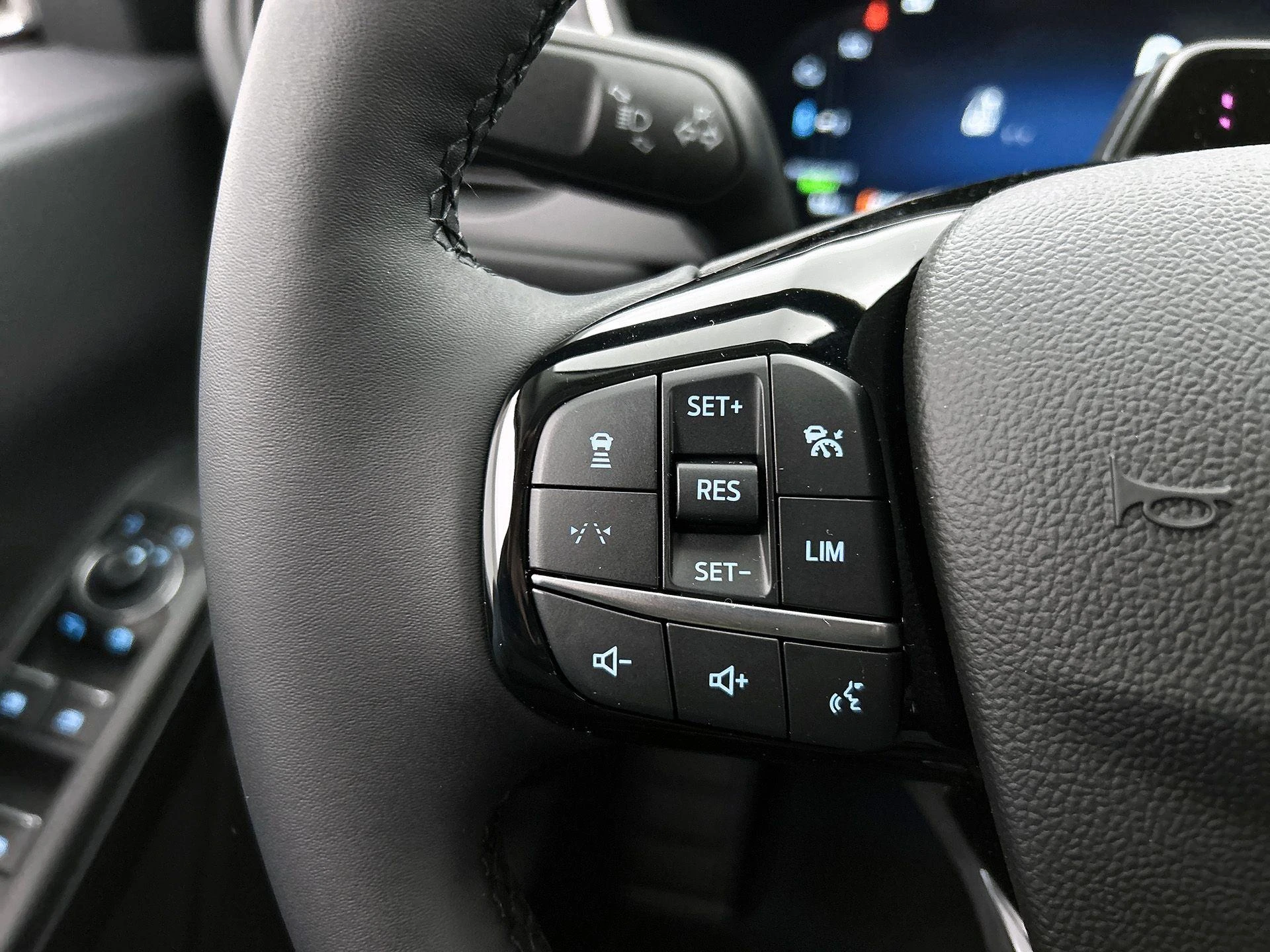 Ford-Kuga-image-5